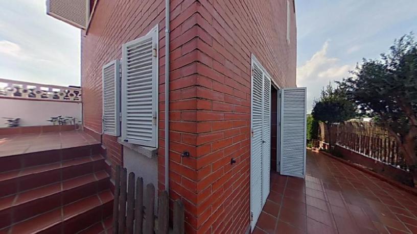 Chalet adosado en venta en calle Independencia