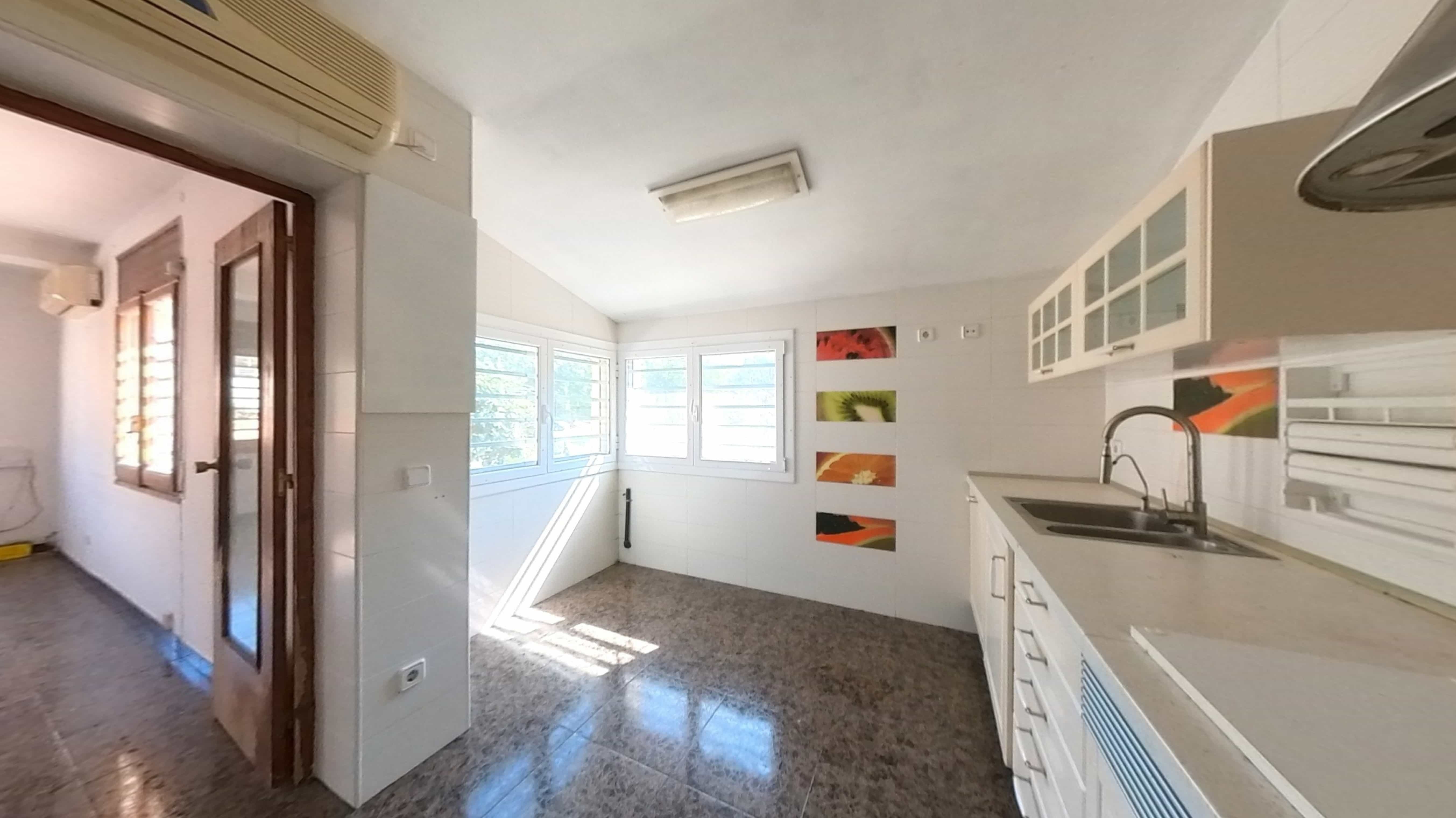 Townhouse for sale in calle Vilanova