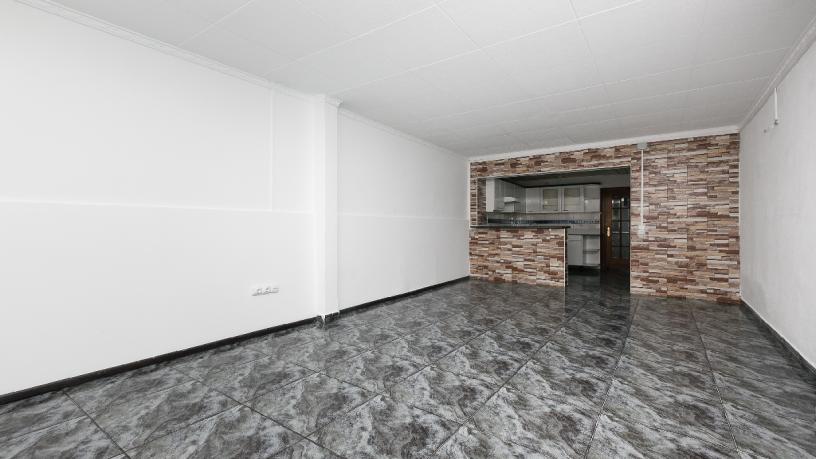 Chalet adosado en venta en calle Freser