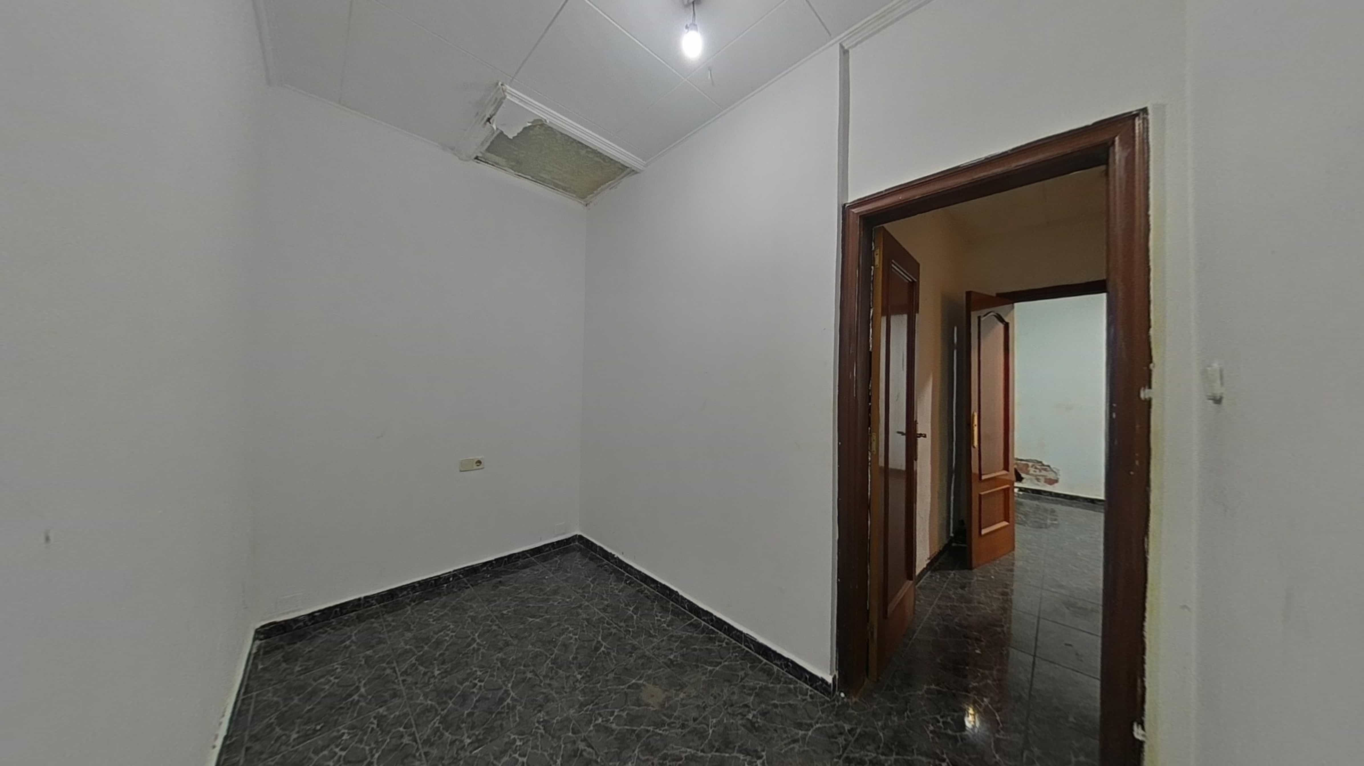 Chalet adosado en venta en calle Sagunt