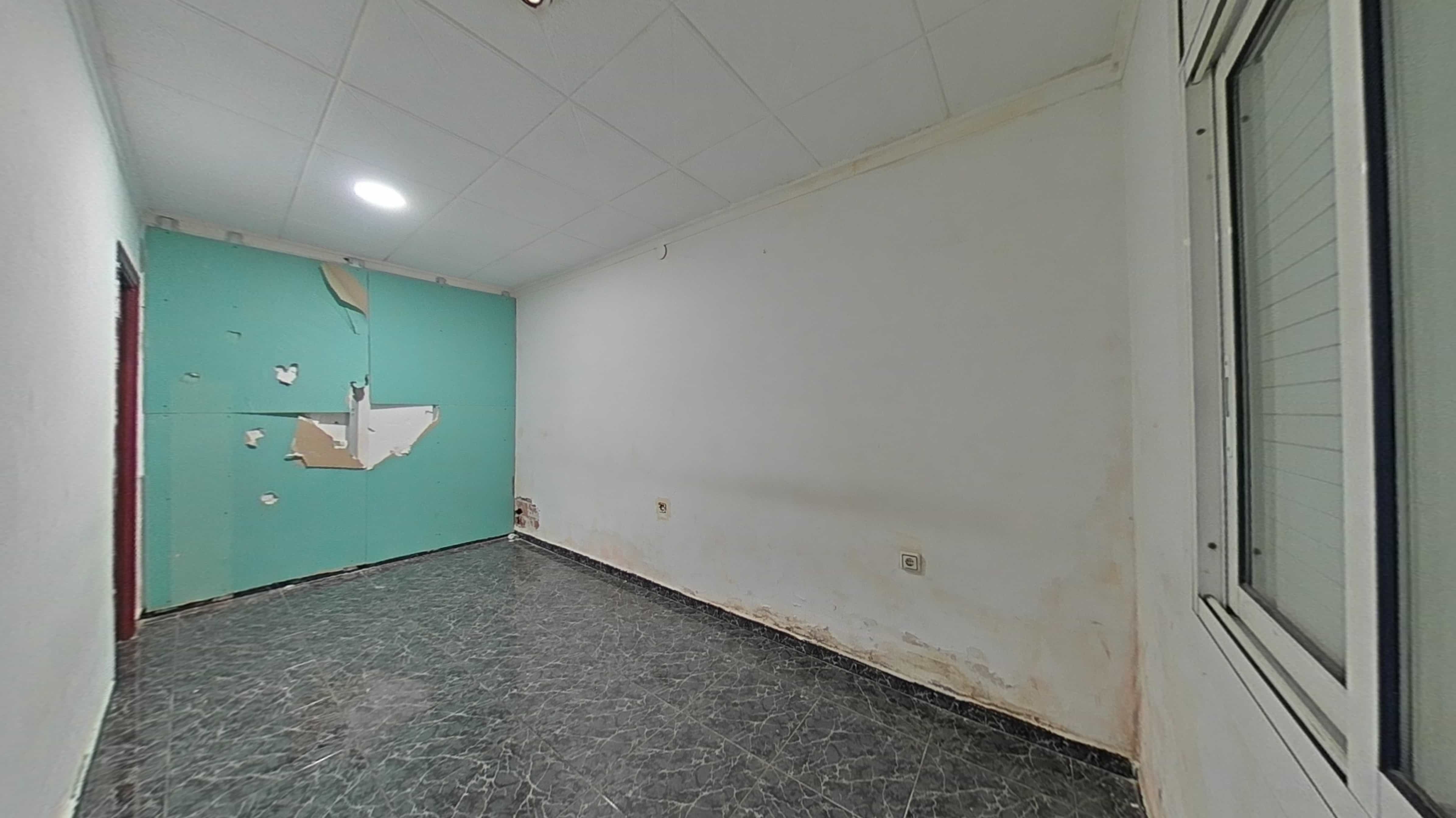 Chalet adosado en venta en calle Sagunt