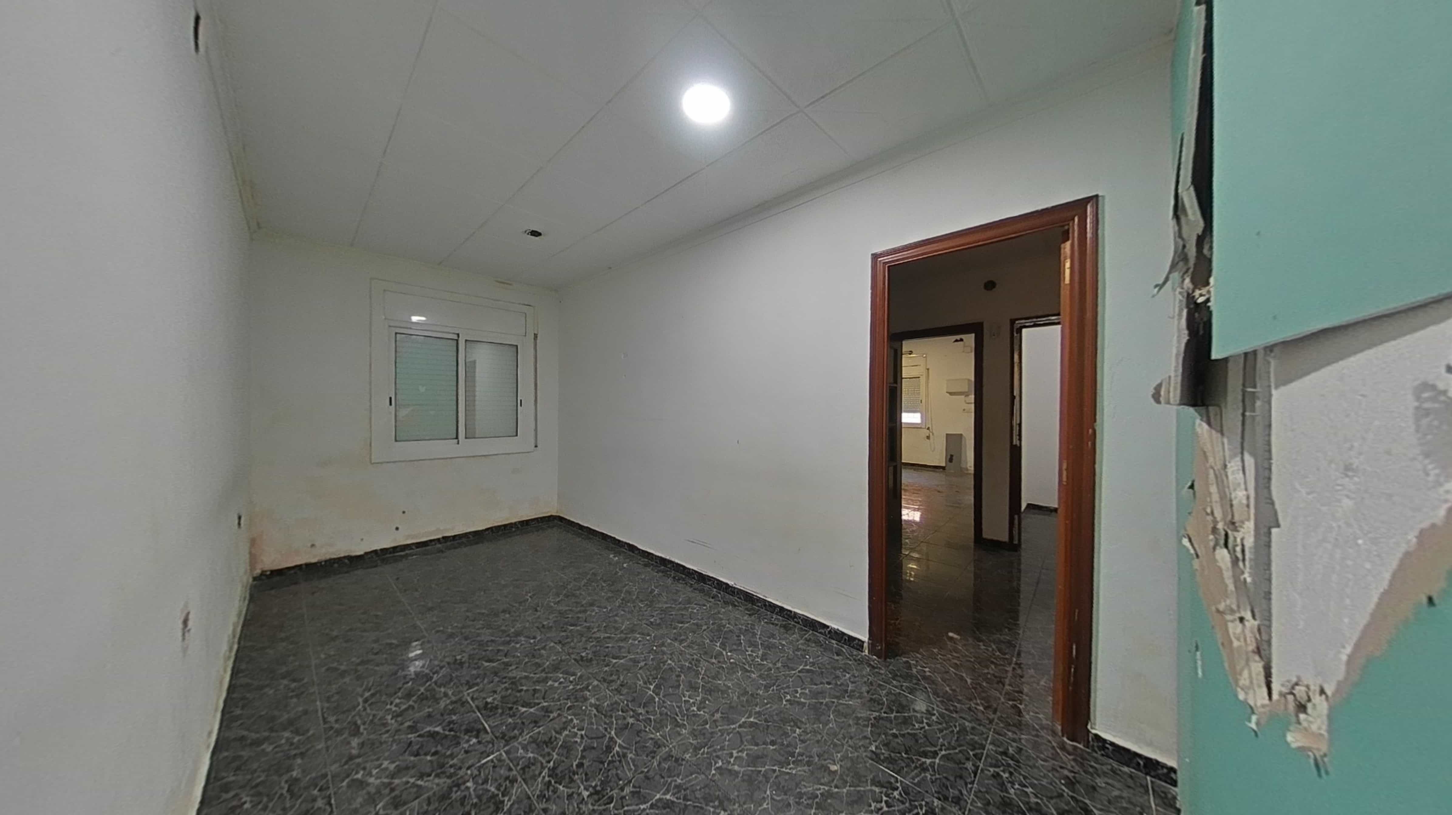 Chalet adosado en venta en calle Sagunt