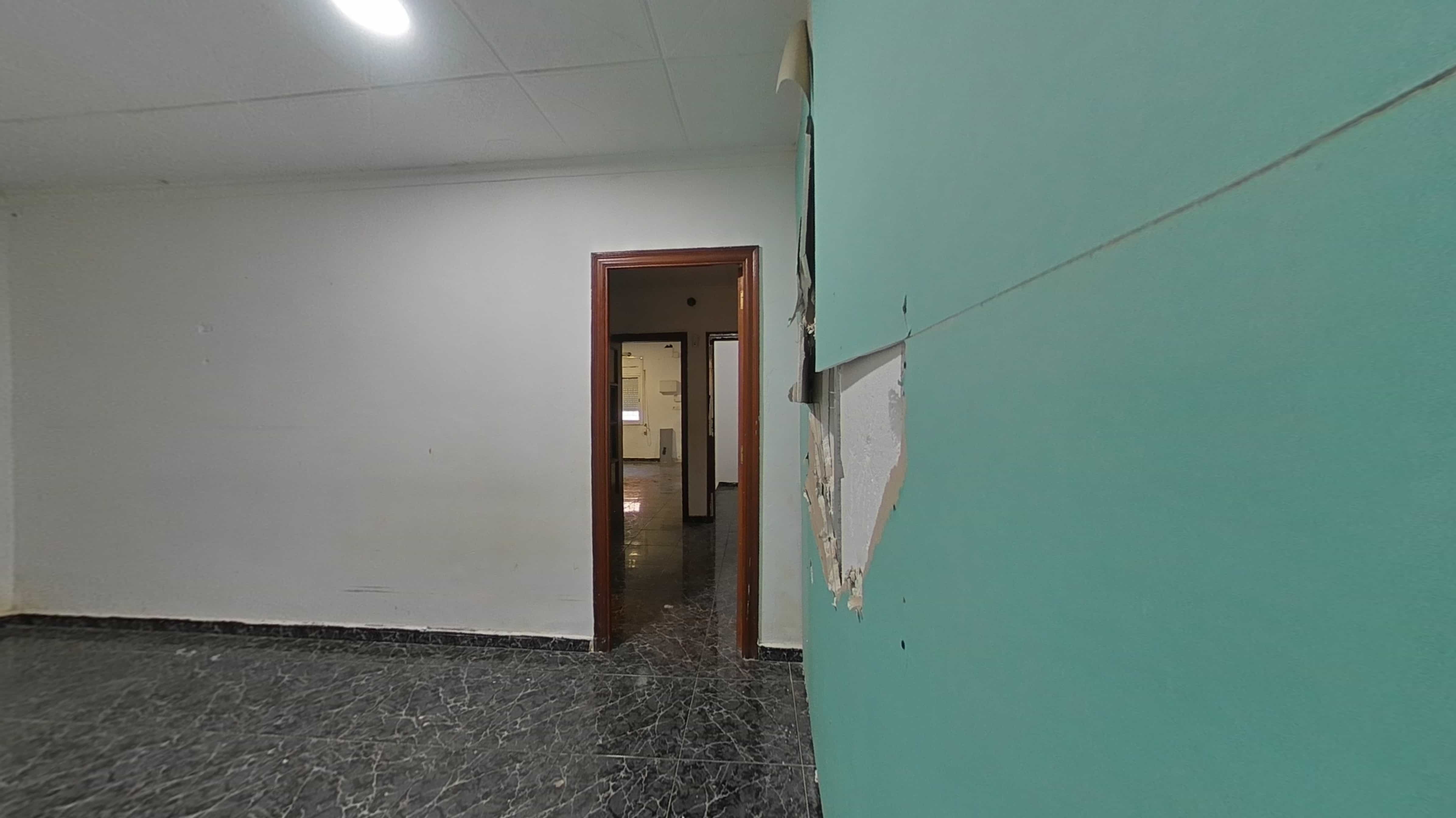 Chalet adosado en venta en calle Sagunt