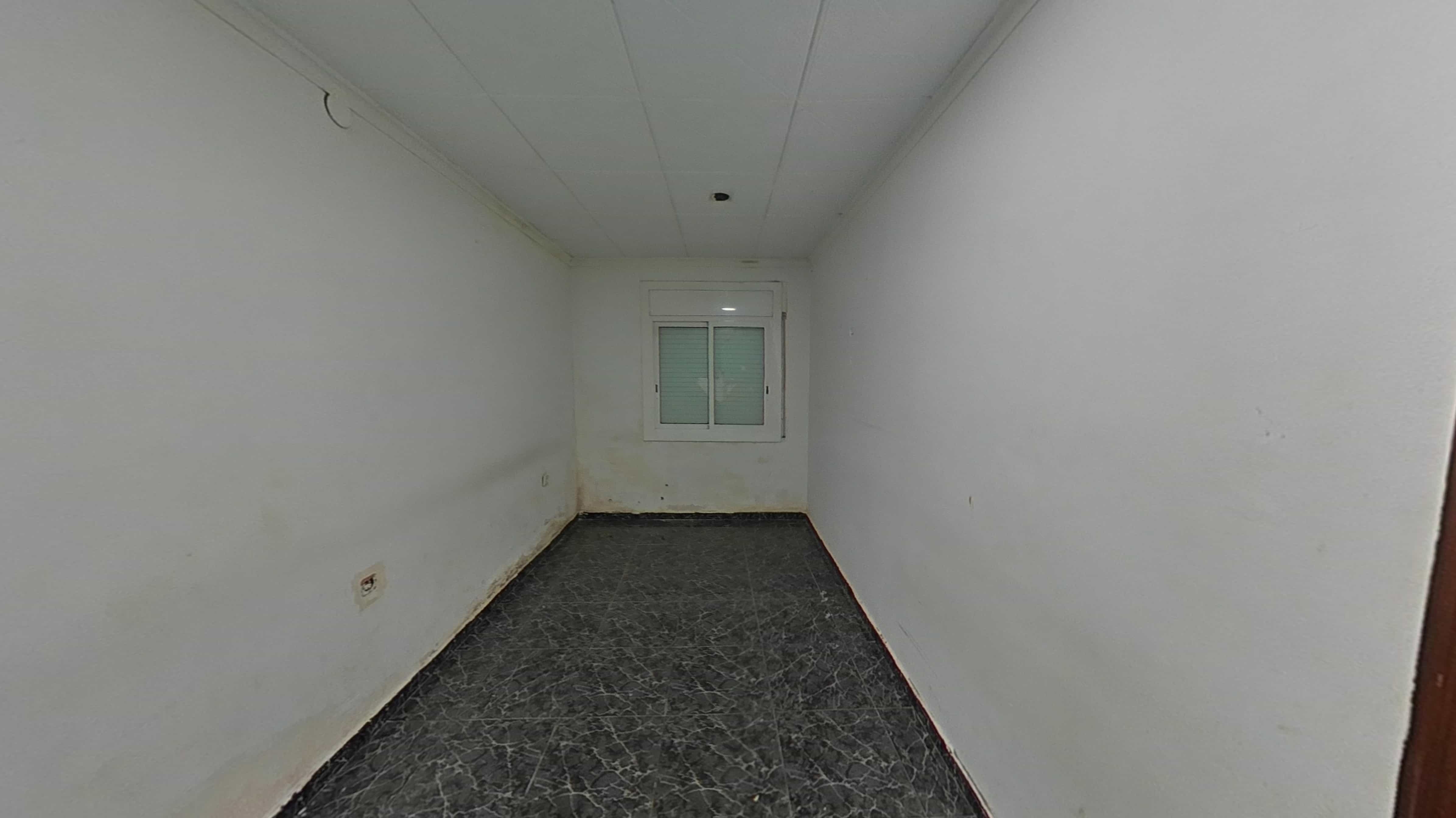 Chalet adosado en venta en calle Sagunt