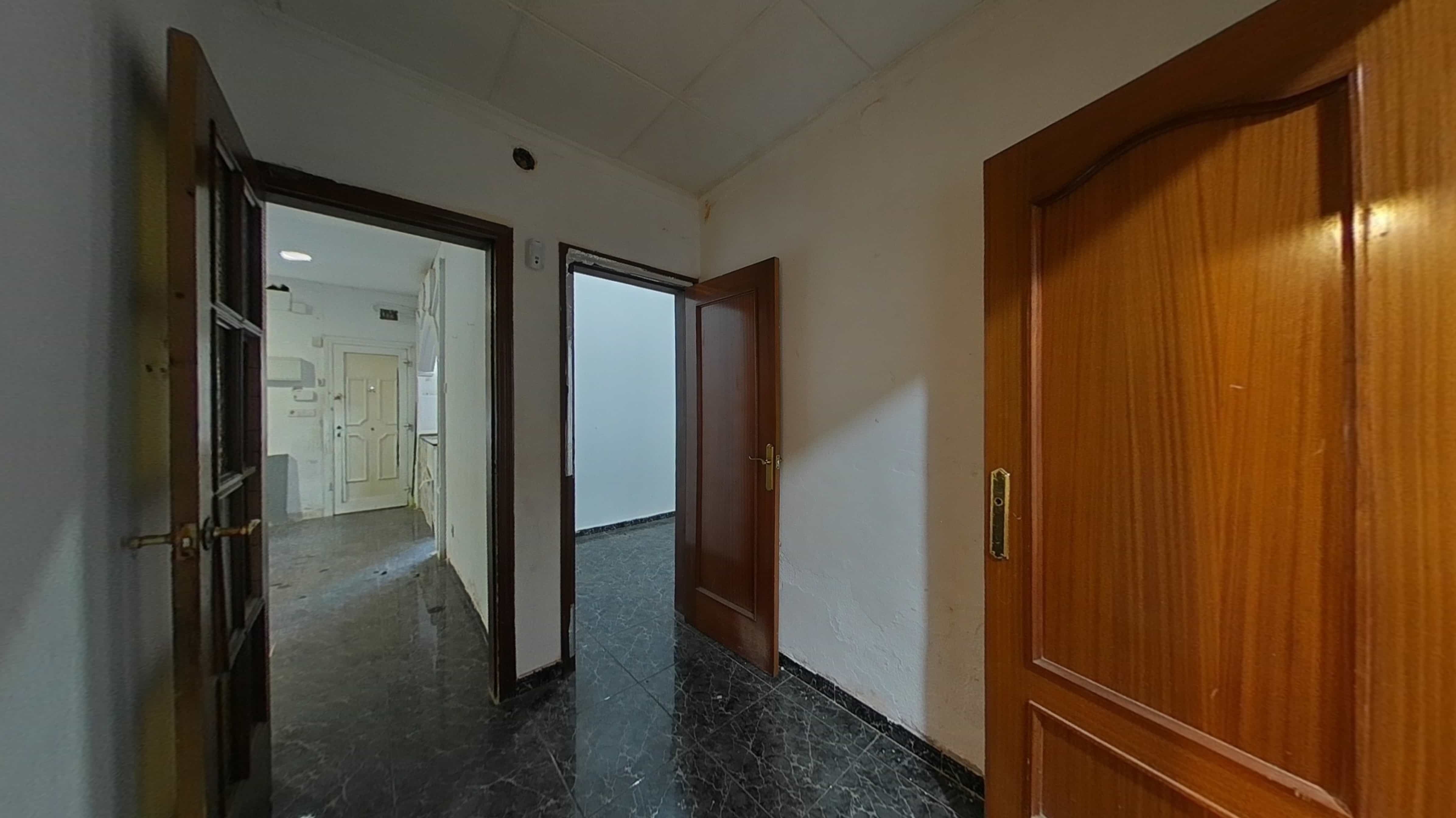 Chalet adosado en venta en calle Sagunt