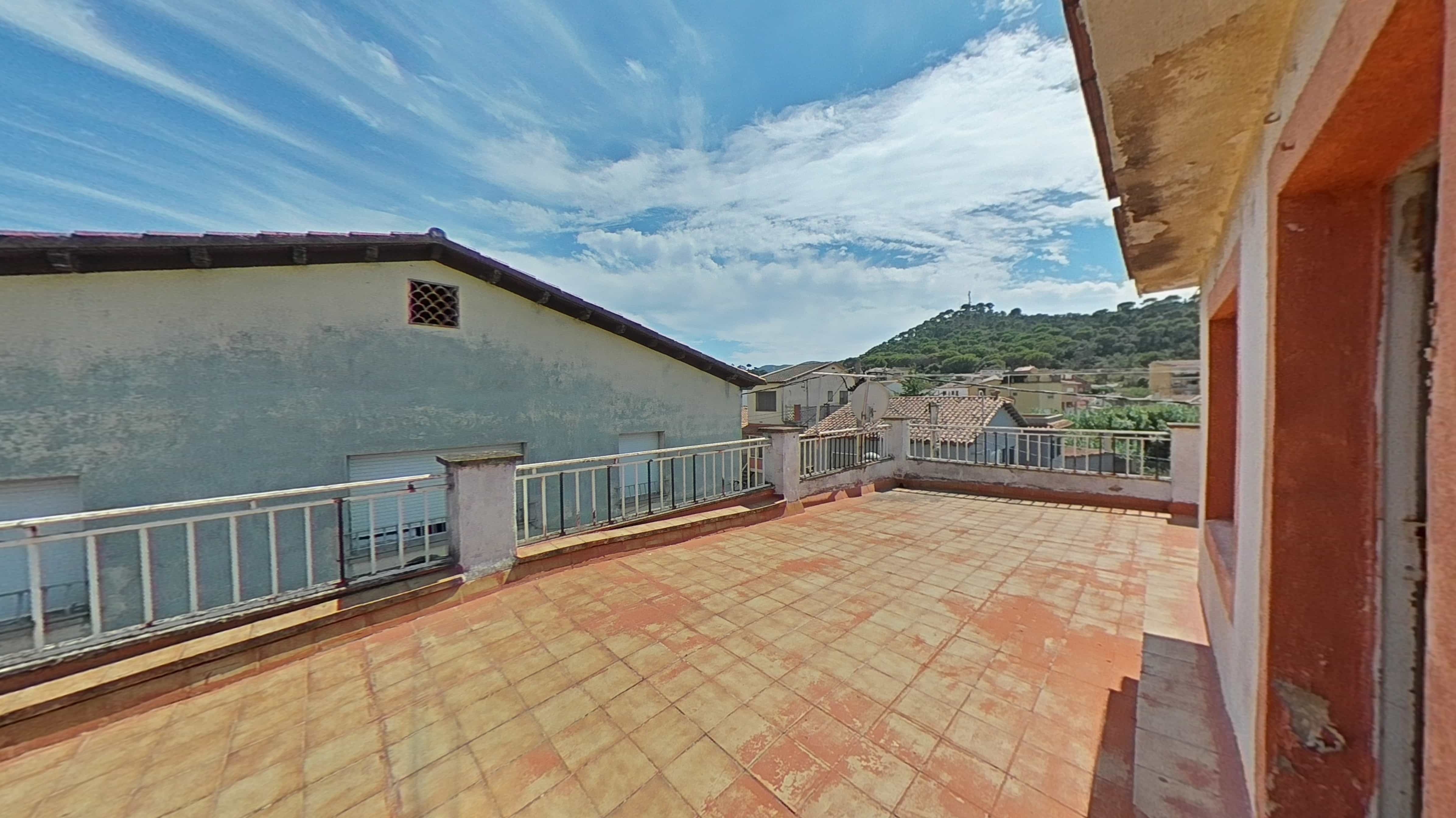 Townhouse for sale in avda Can Ribalta
