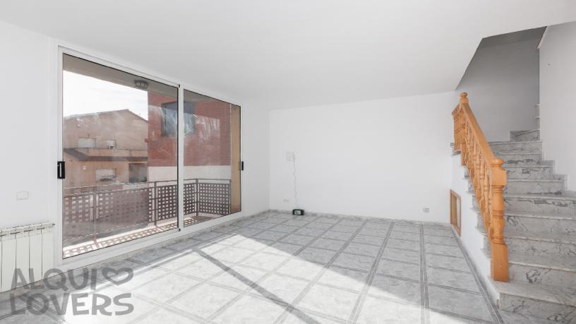 Chalet adosado en venta en calle Lleo