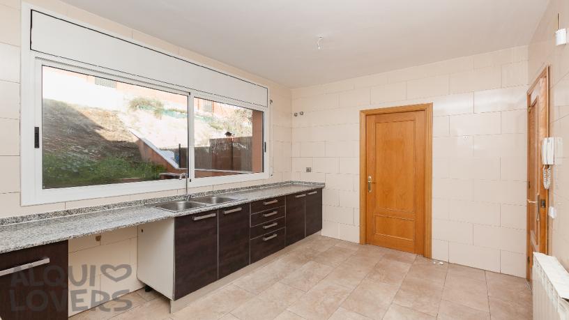Chalet adosado en venta en calle Lleo