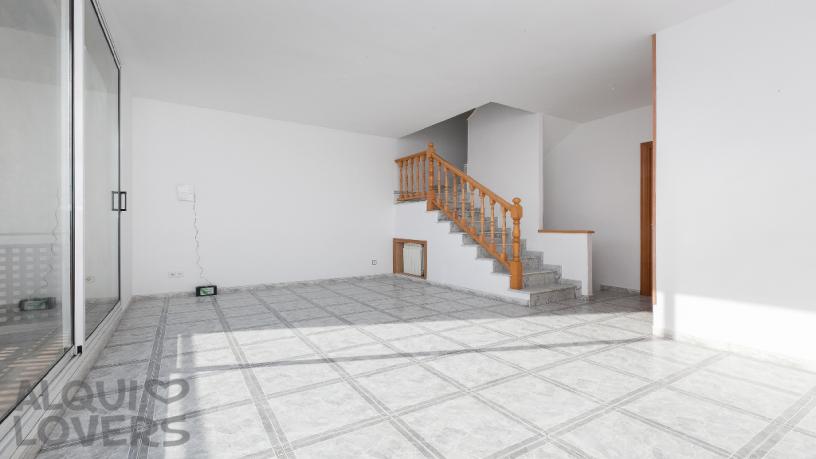 Chalet adosado en venta en calle Lleo