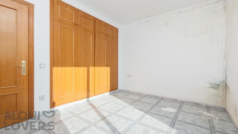 Chalet adosado en venta en calle Lleo
