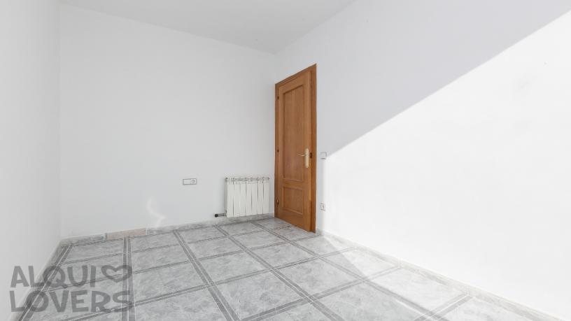Chalet adosado en venta en calle Lleo