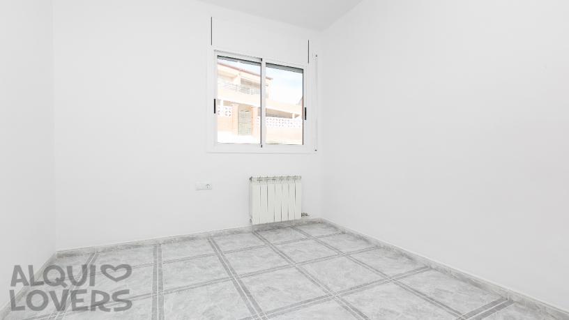 Chalet adosado en venta en calle Lleo