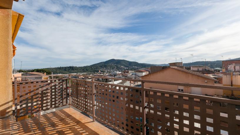 Chalet adosado en venta en calle Lleo