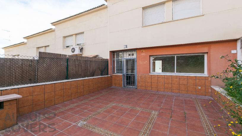 Chalet adosado en venta en calle Lleo