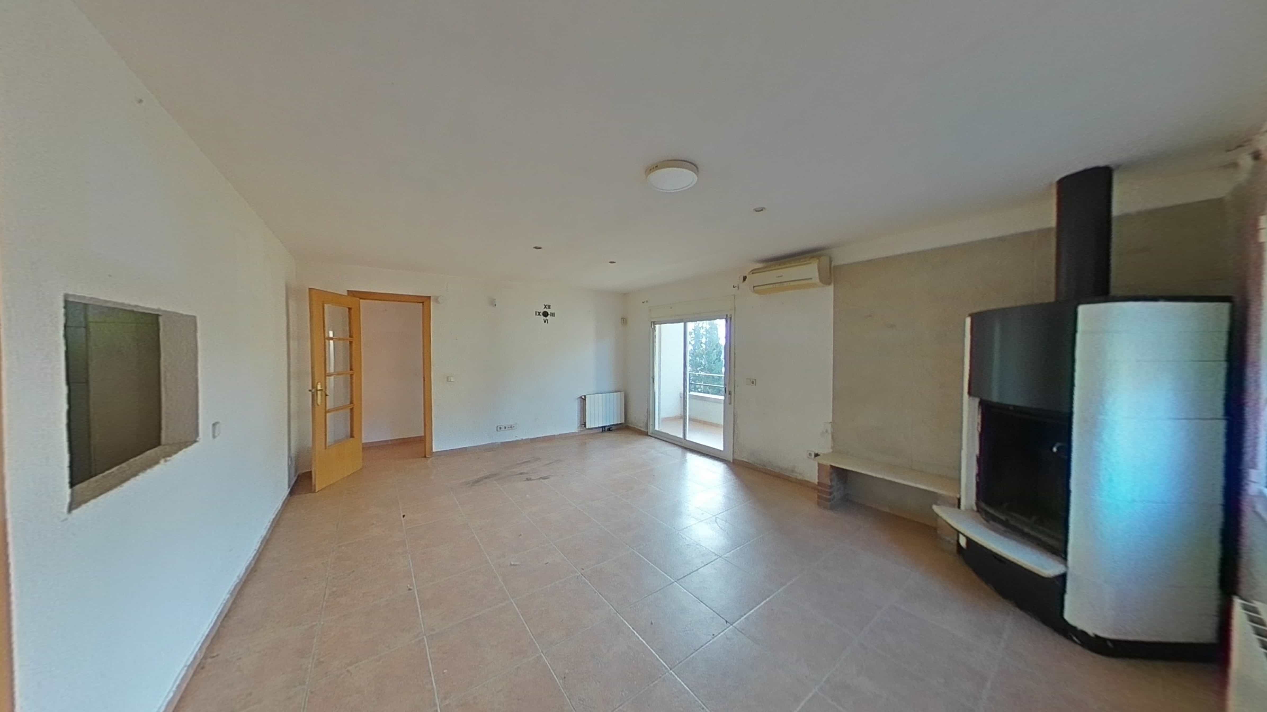 Chalet adosado en venta en calle Can Xicarro