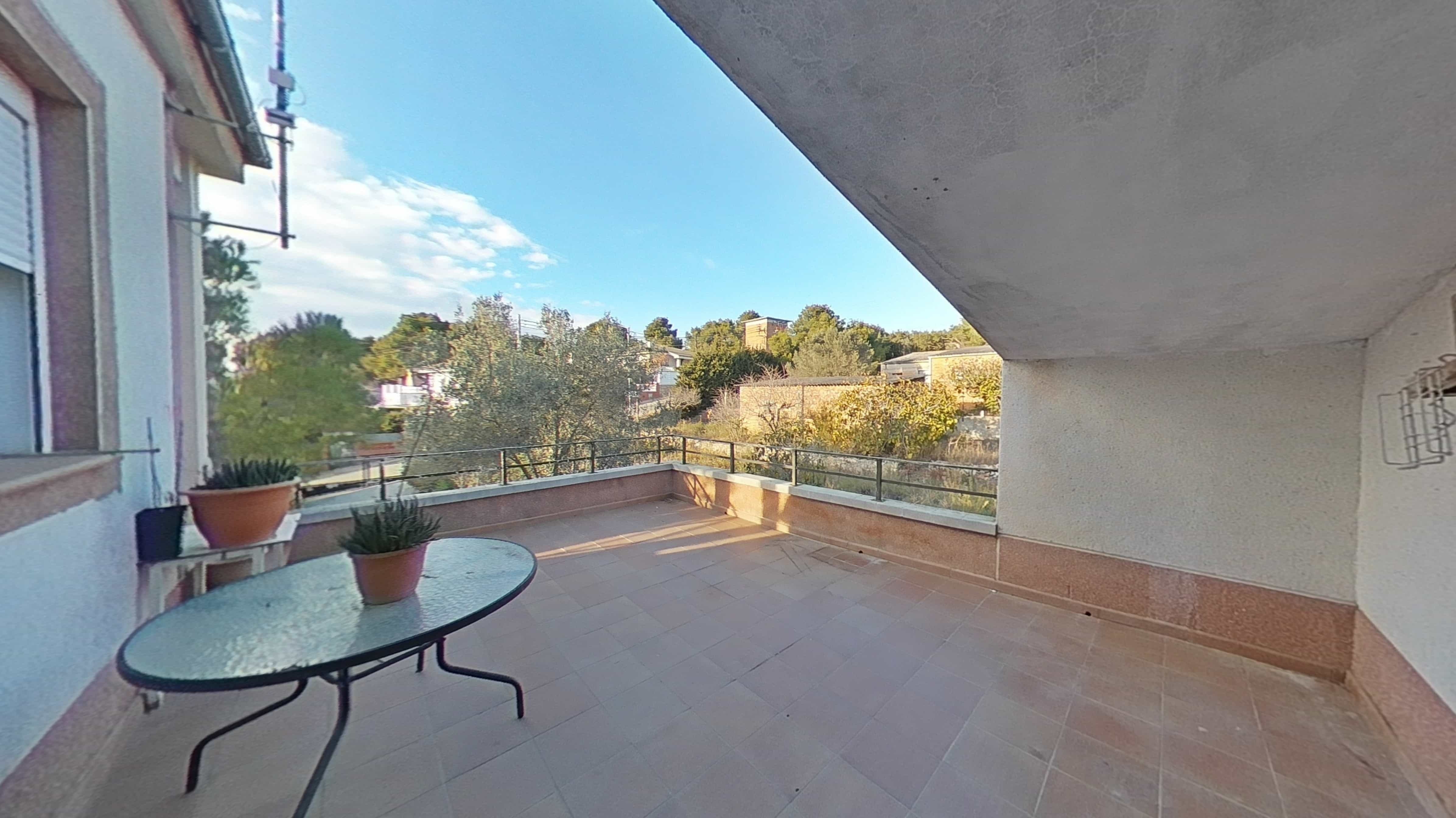 Chalet adosado en venta en calle Can Xicarro