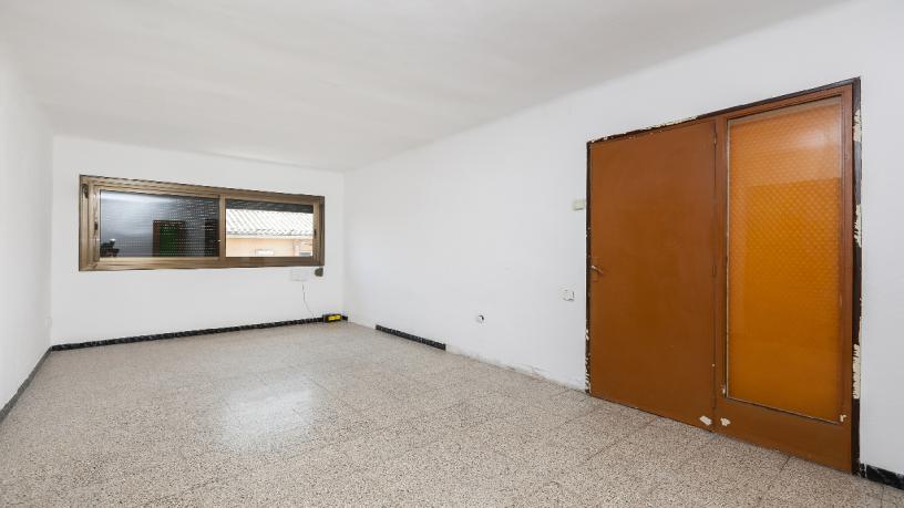 Piso en venta en calle Guadiana 2. 4º2ª (08223 Terrassa)