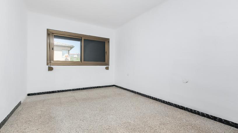 Piso en venta en calle Guadiana 2. 4º2ª (08223 Terrassa)