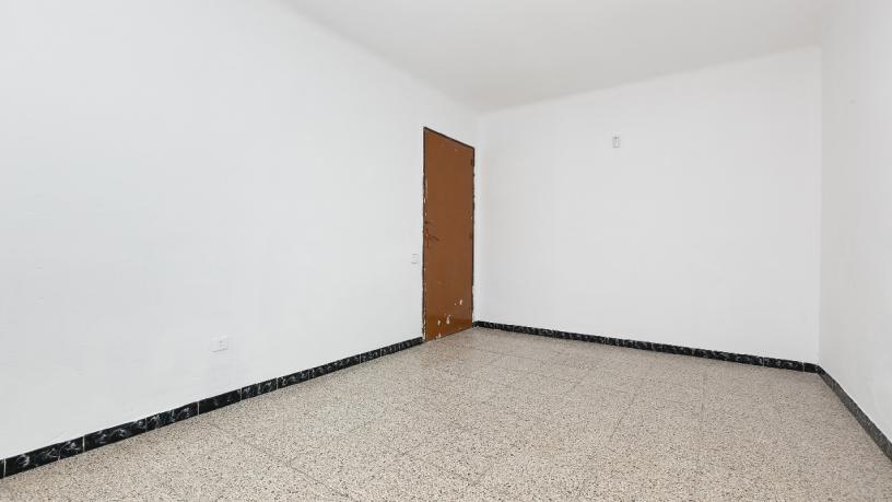 Piso en venta en calle Guadiana 2. 4º2ª (08223 Terrassa)