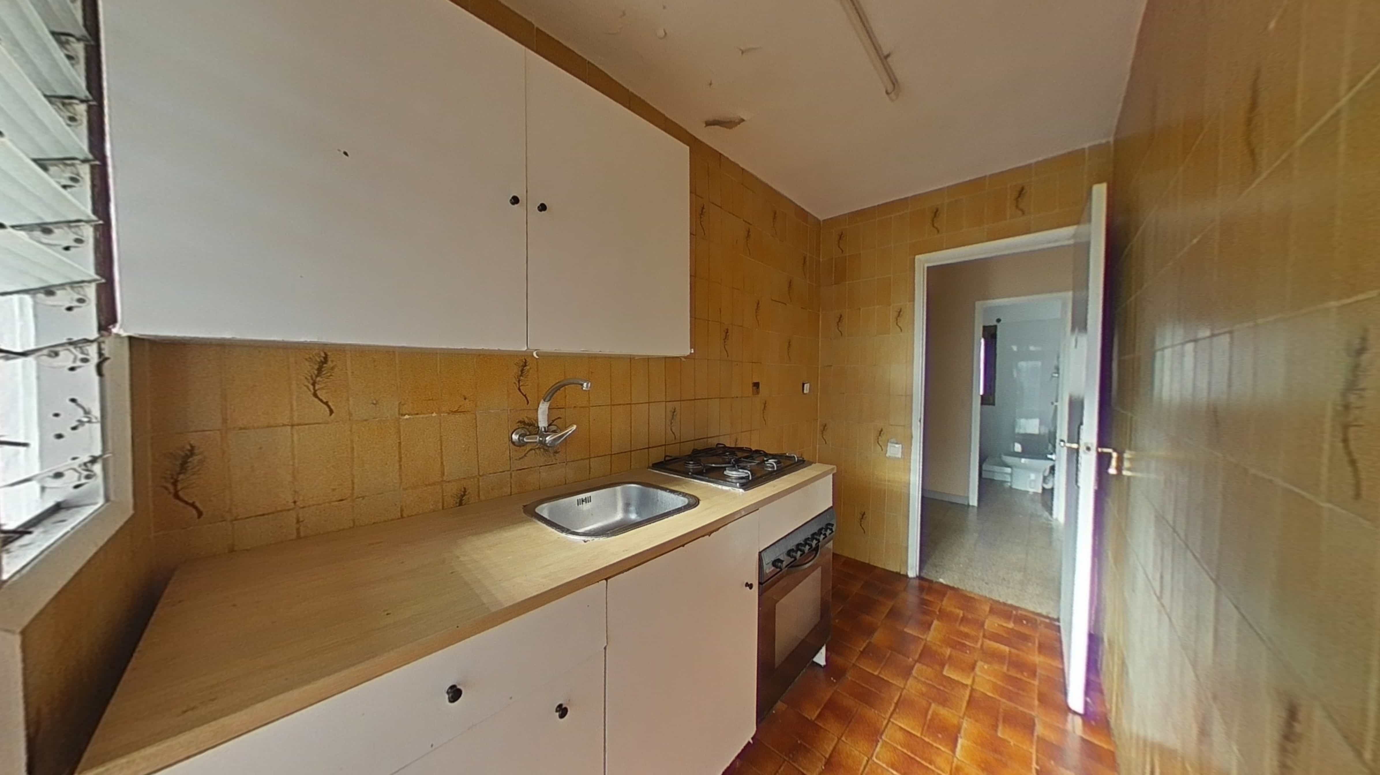 Piso en venta en calle Guadiana 2. 4º2ª (08223 Terrassa)