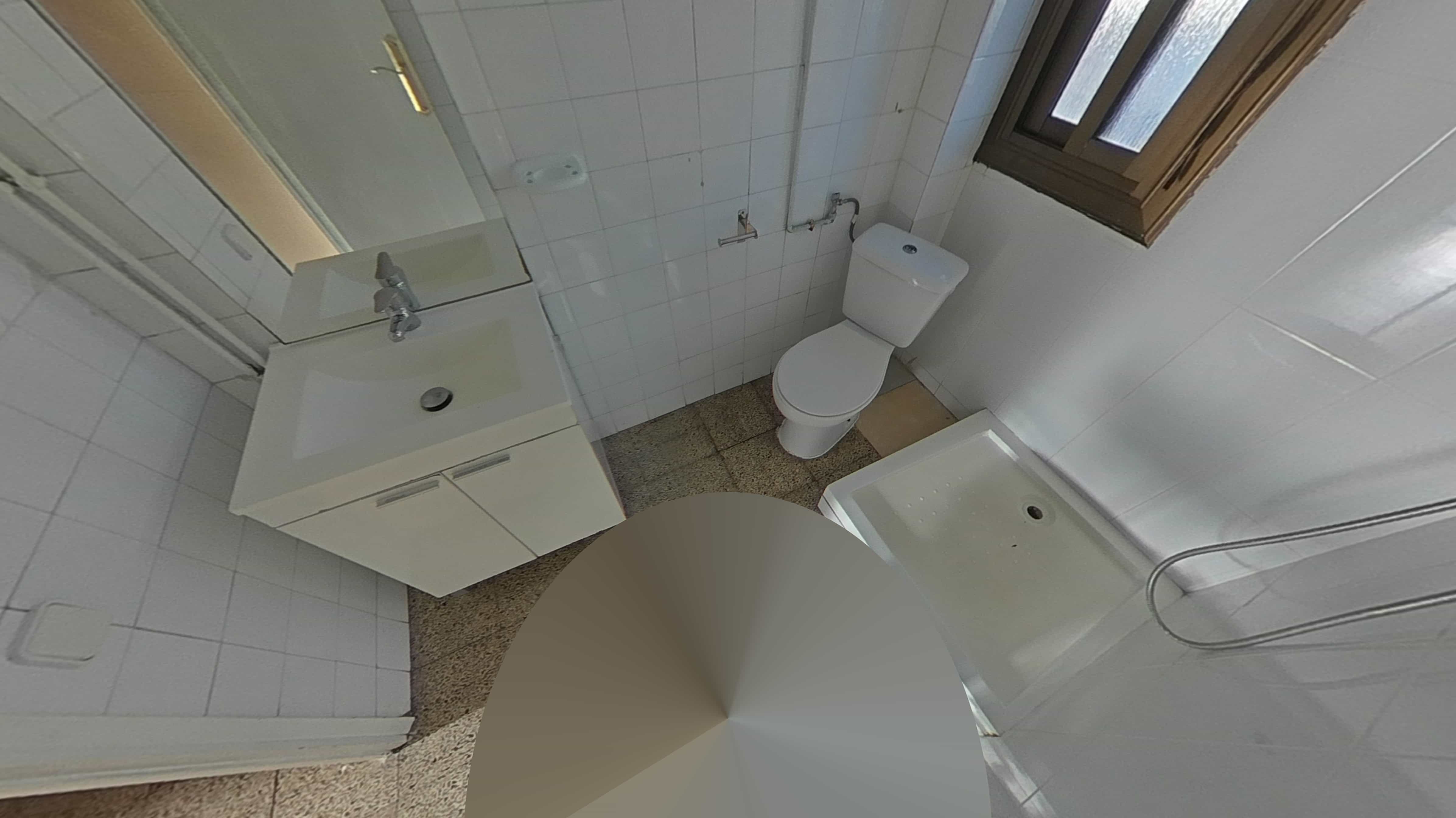 Piso en venta en calle Guadiana 2. 4º2ª (08223 Terrassa)