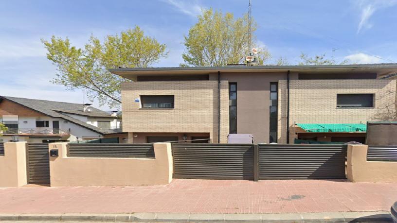 Chalet adosado en venta en calle Grecia
