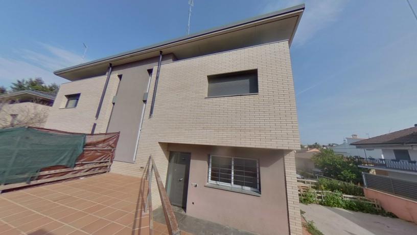 Chalet adosado en venta en calle Grecia
