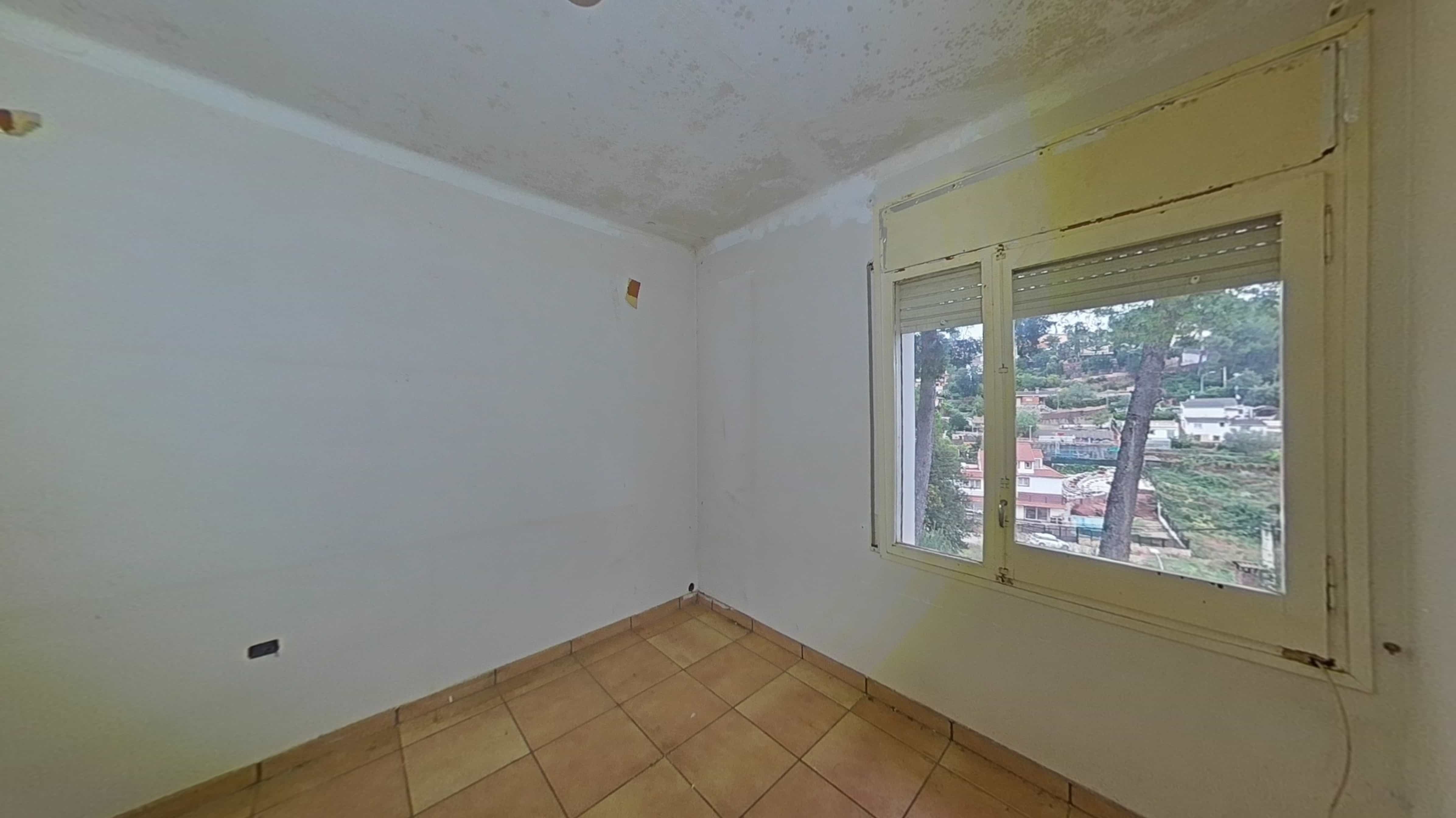 Chalet adosado en venta en calle Cinquanta Quatre