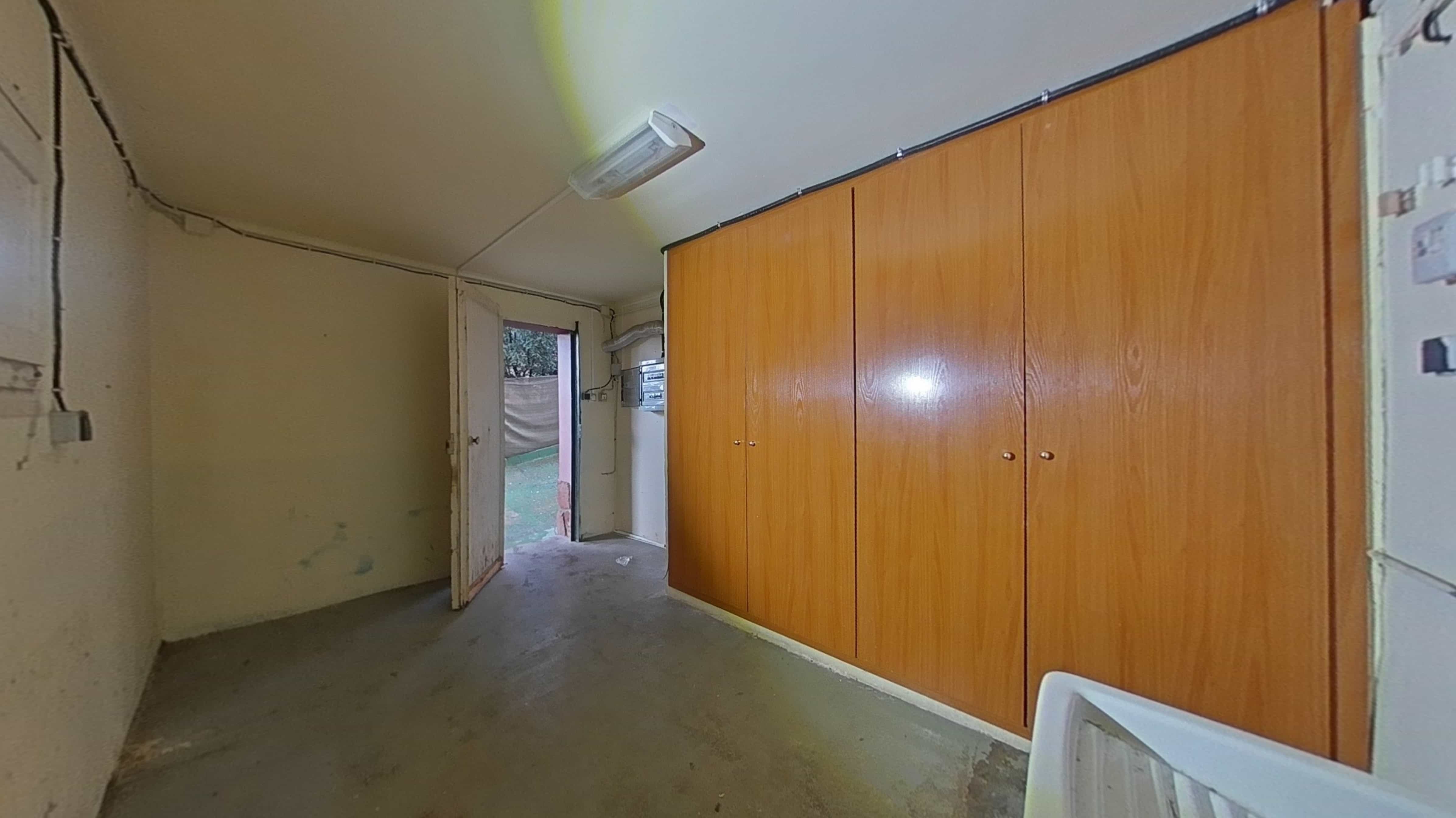 Chalet adosado en venta en calle Cinquanta Quatre