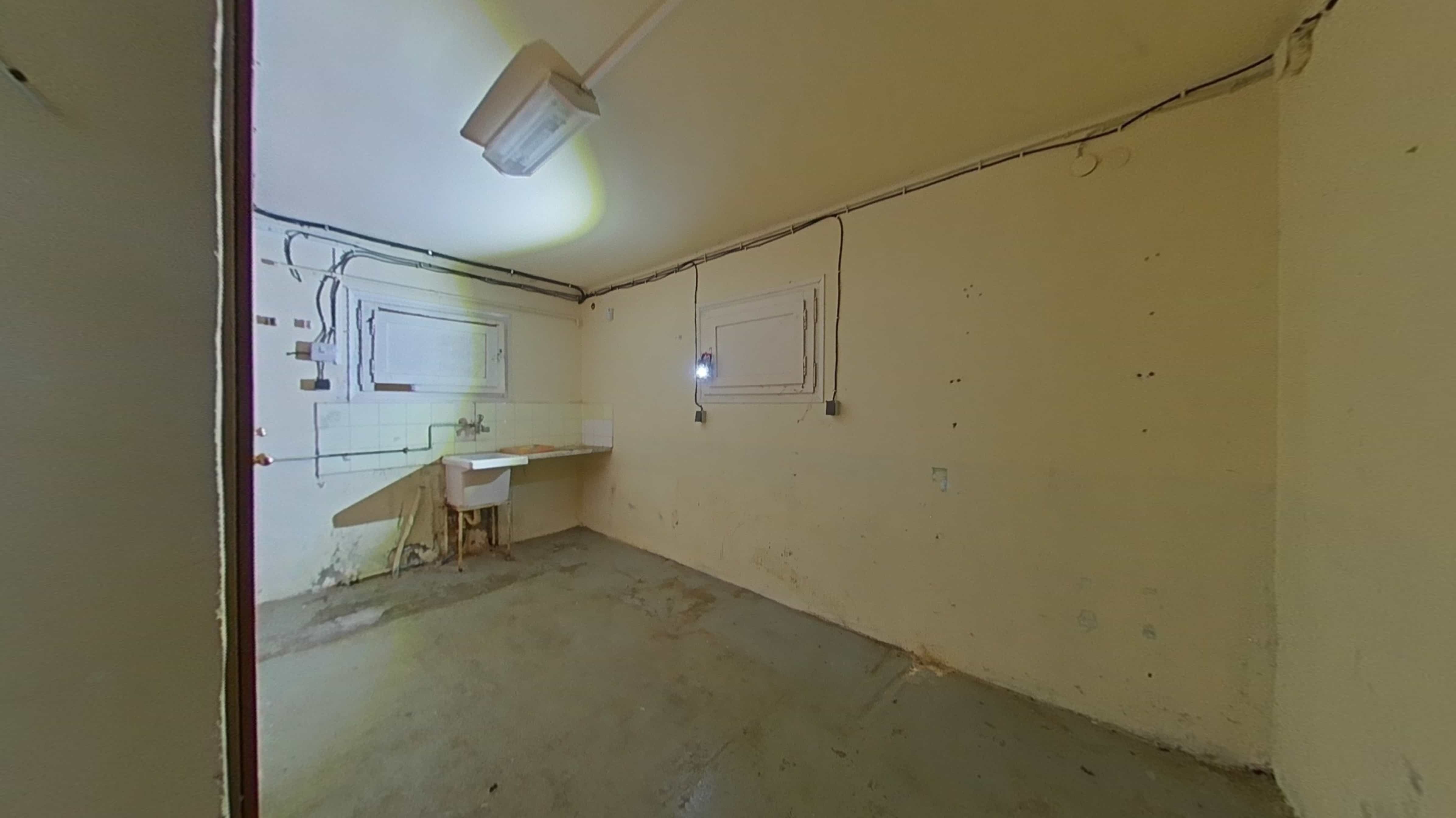 Chalet adosado en venta en calle Cinquanta Quatre
