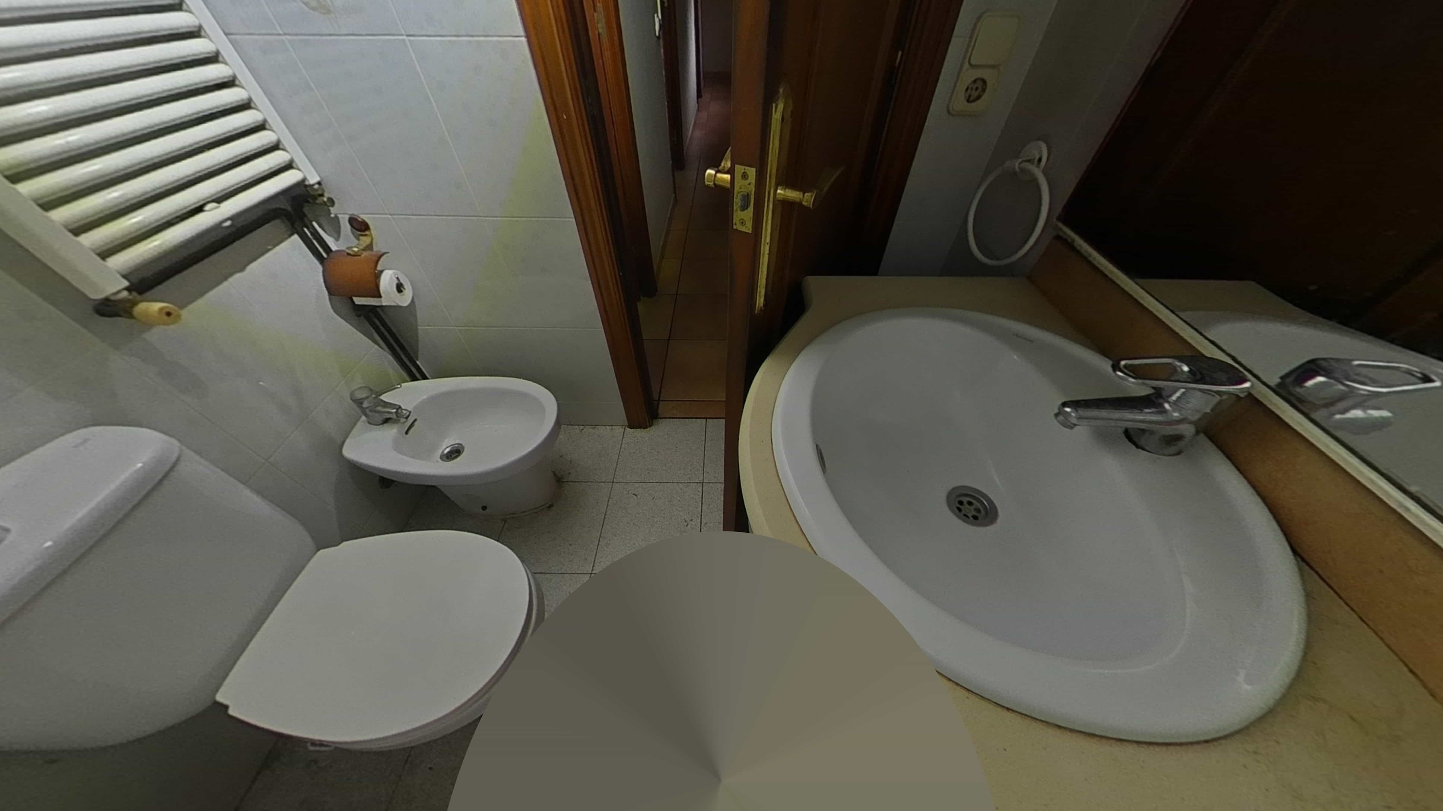 Chalet adosado en venta en calle Cinquanta Quatre