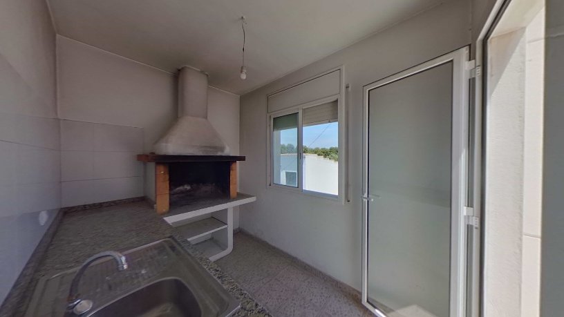 Chalet adosado en venta en calle Sant Miquel