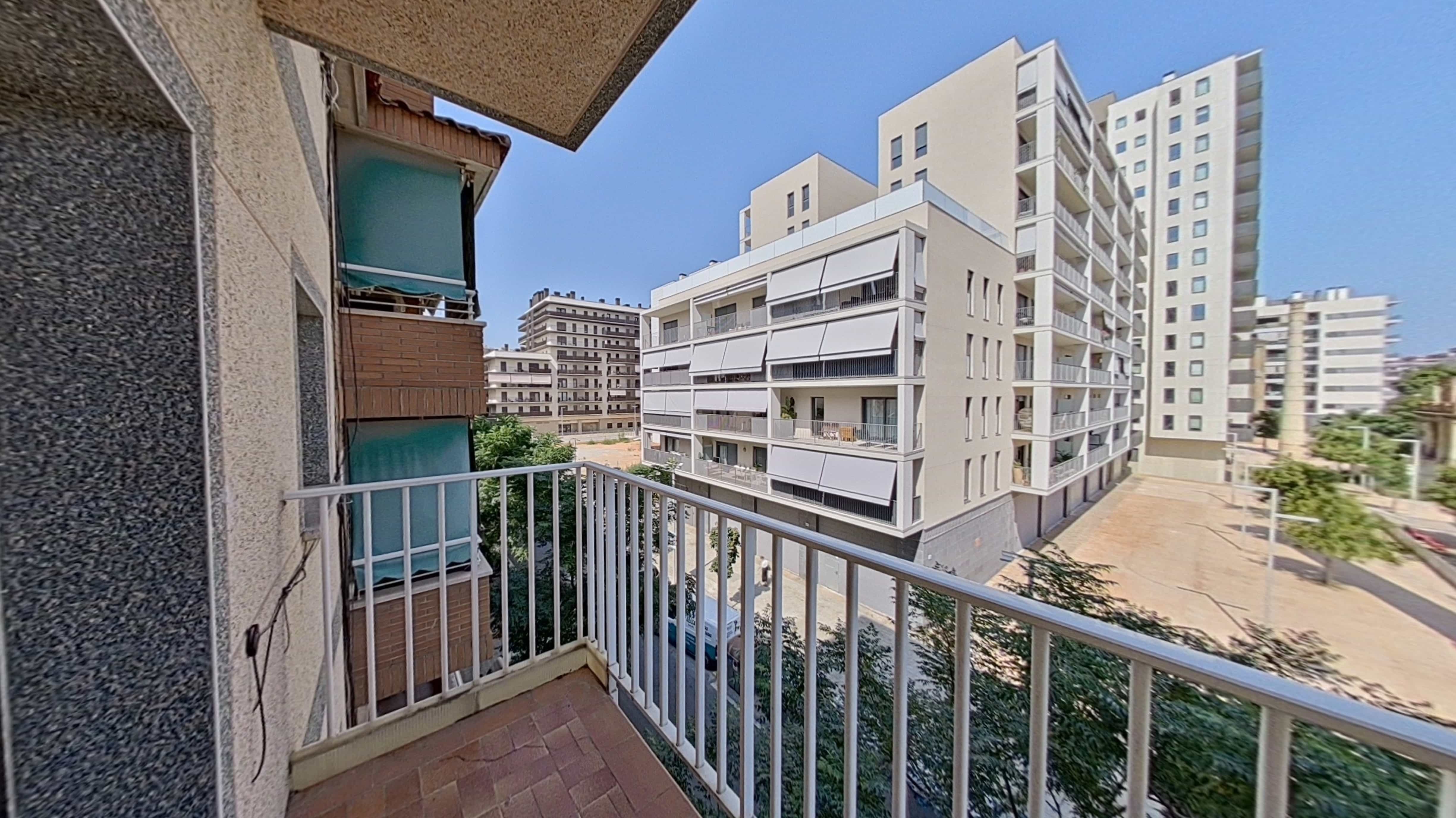 Piso en venta en calle Batllori 3