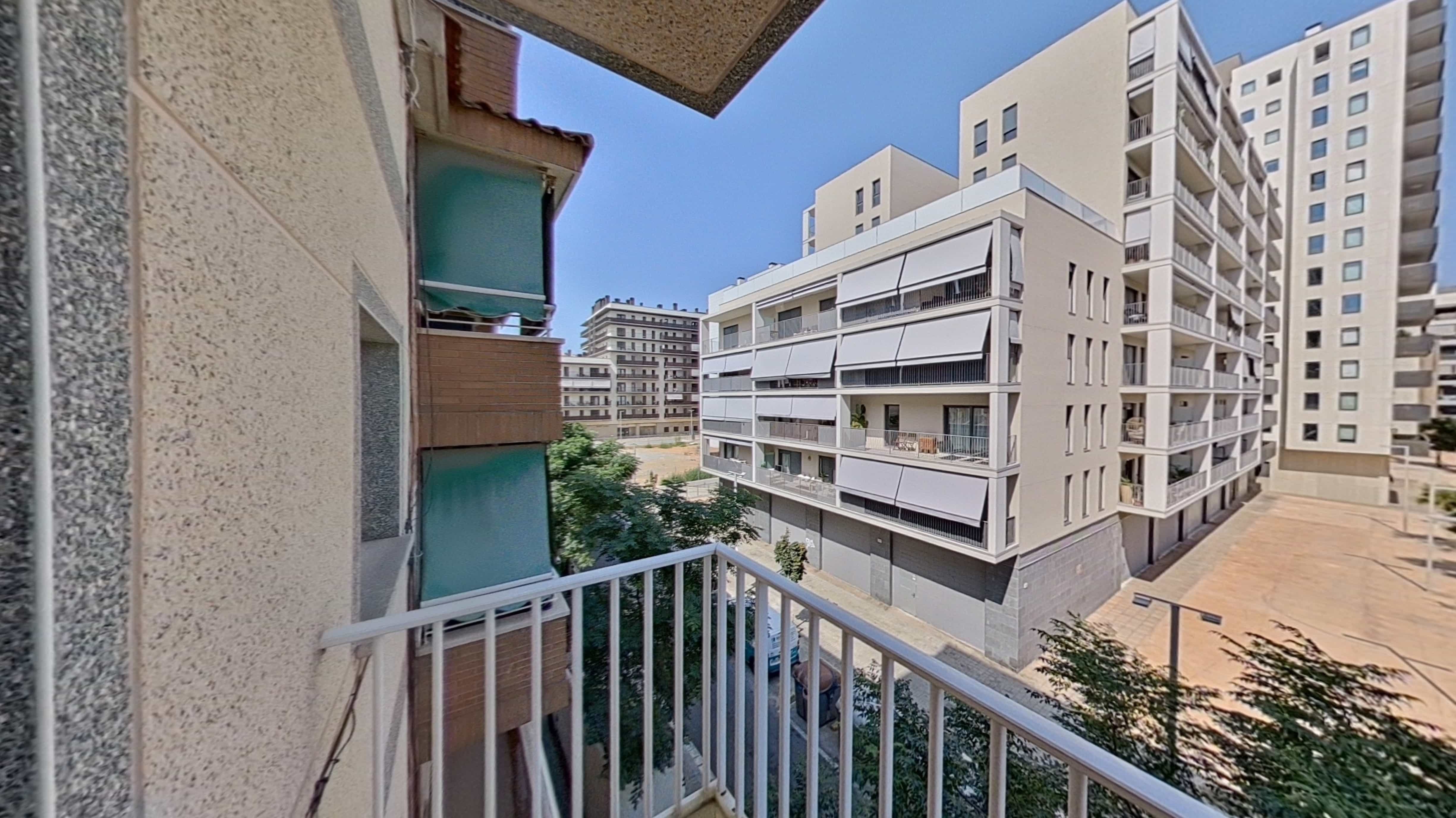 Piso en venta en calle Batllori 3