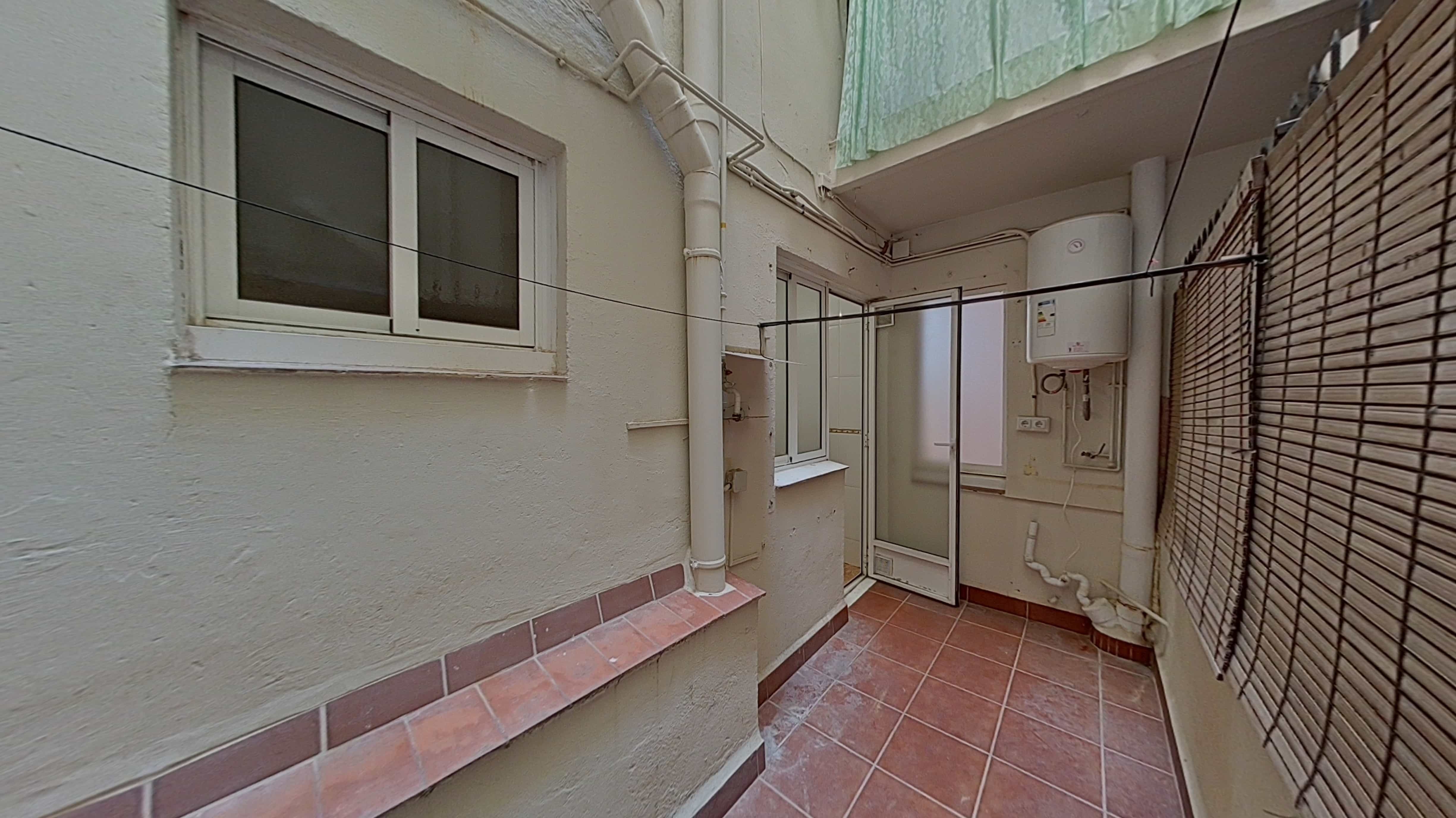 Flat for sale in calle Roser