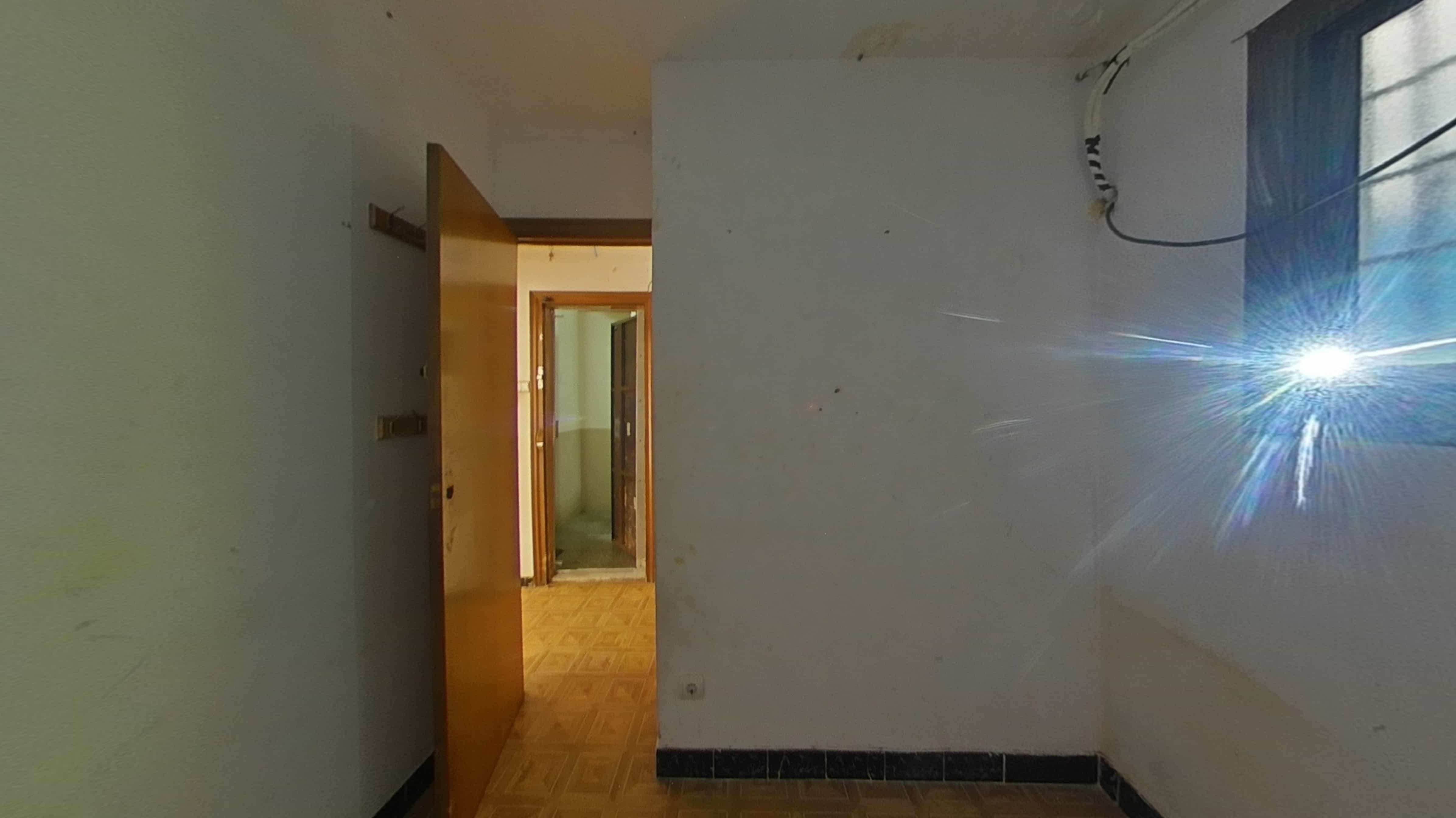 Flat for sale in calle Via Barcino