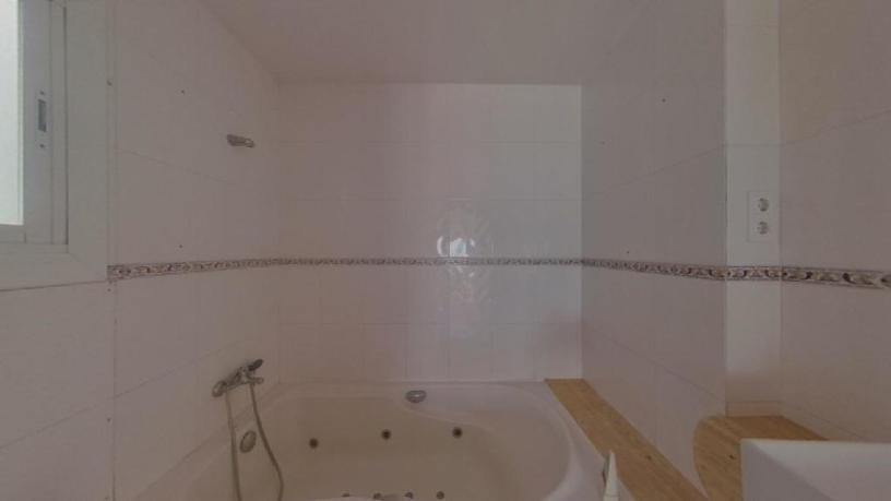 Piso en venta en calle Valeri Saleta