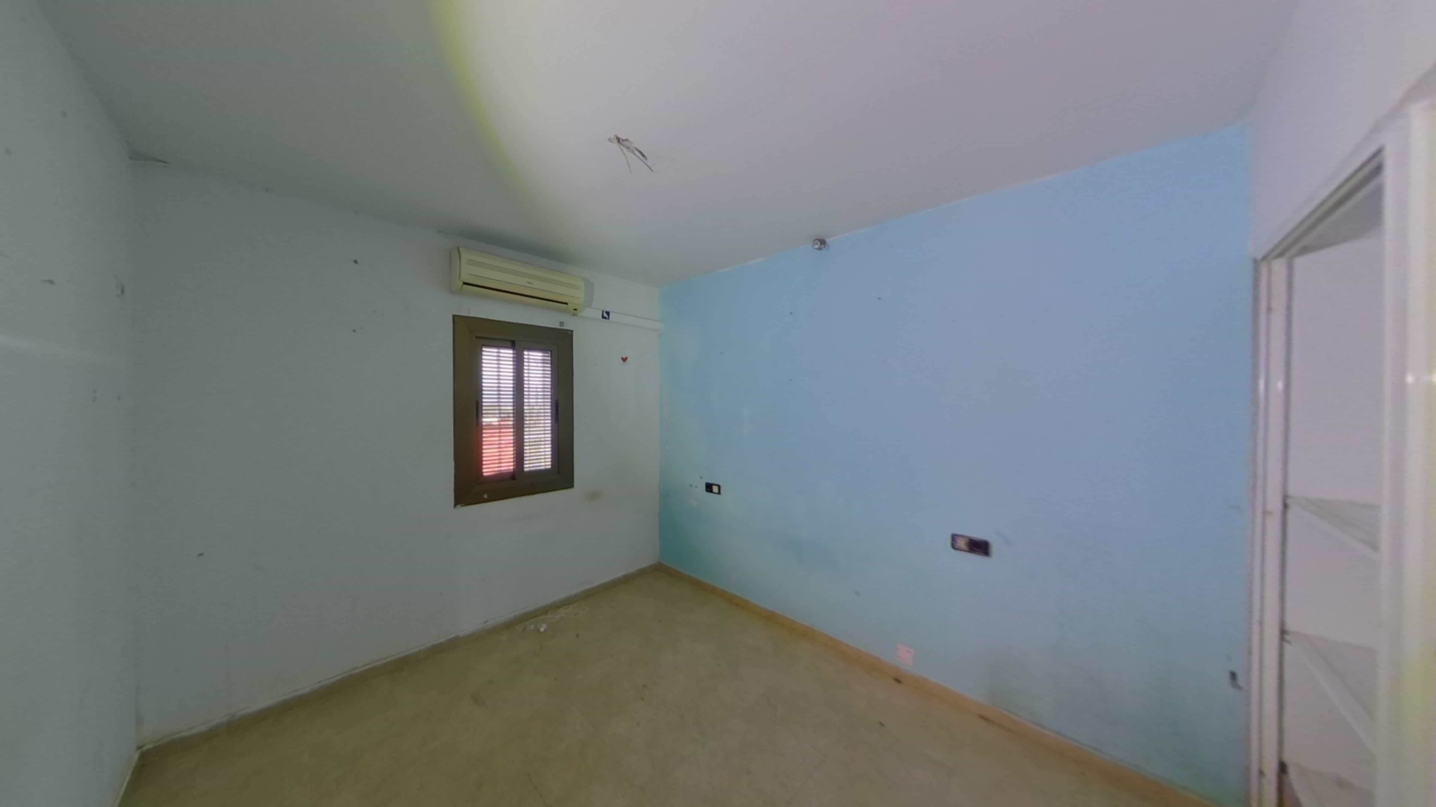 Chalet adosado en venta en calle Clavells