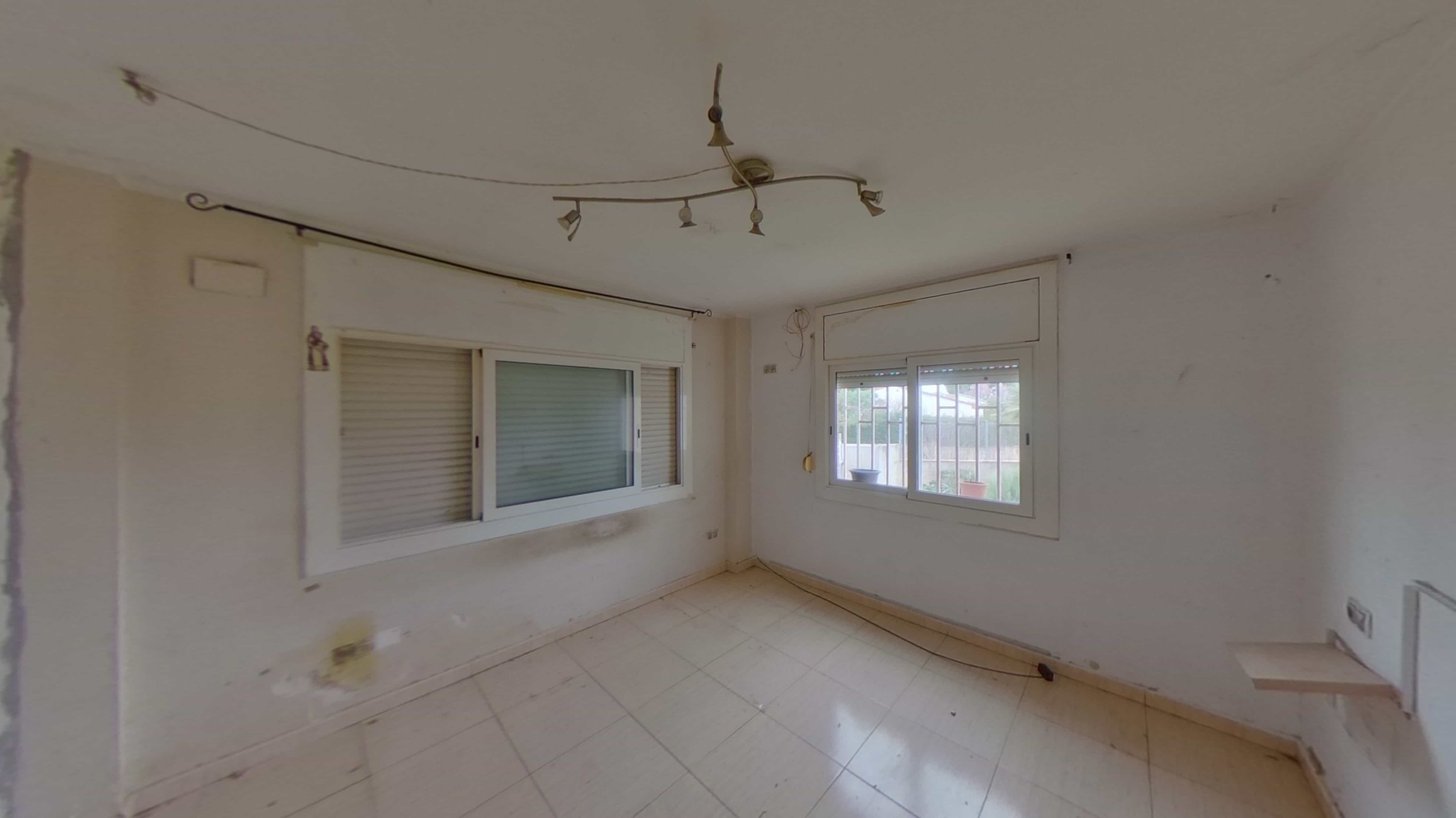 Chalet adosado en venta en calle Clavells