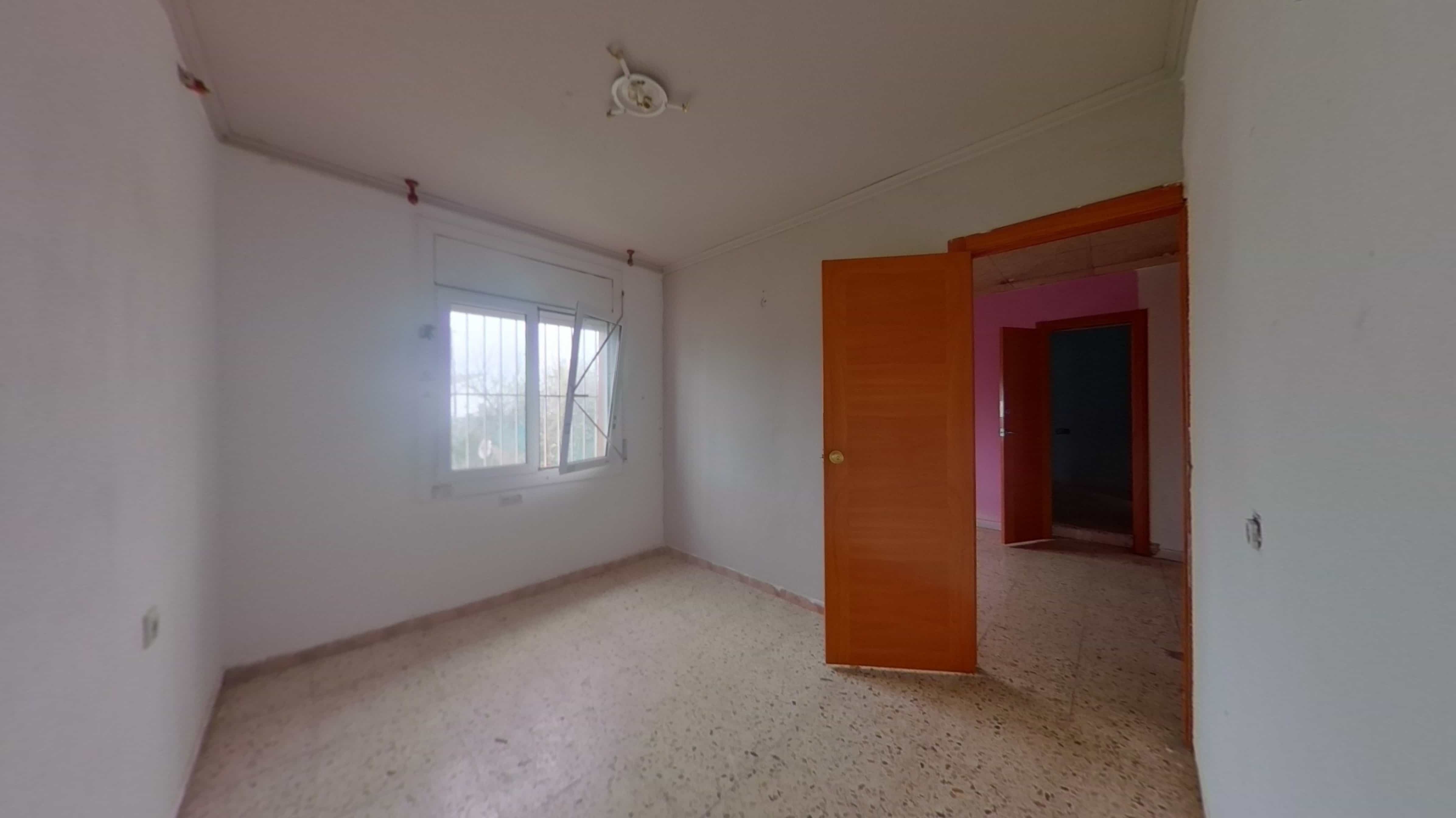 Chalet adosado en venta en calle Clavells