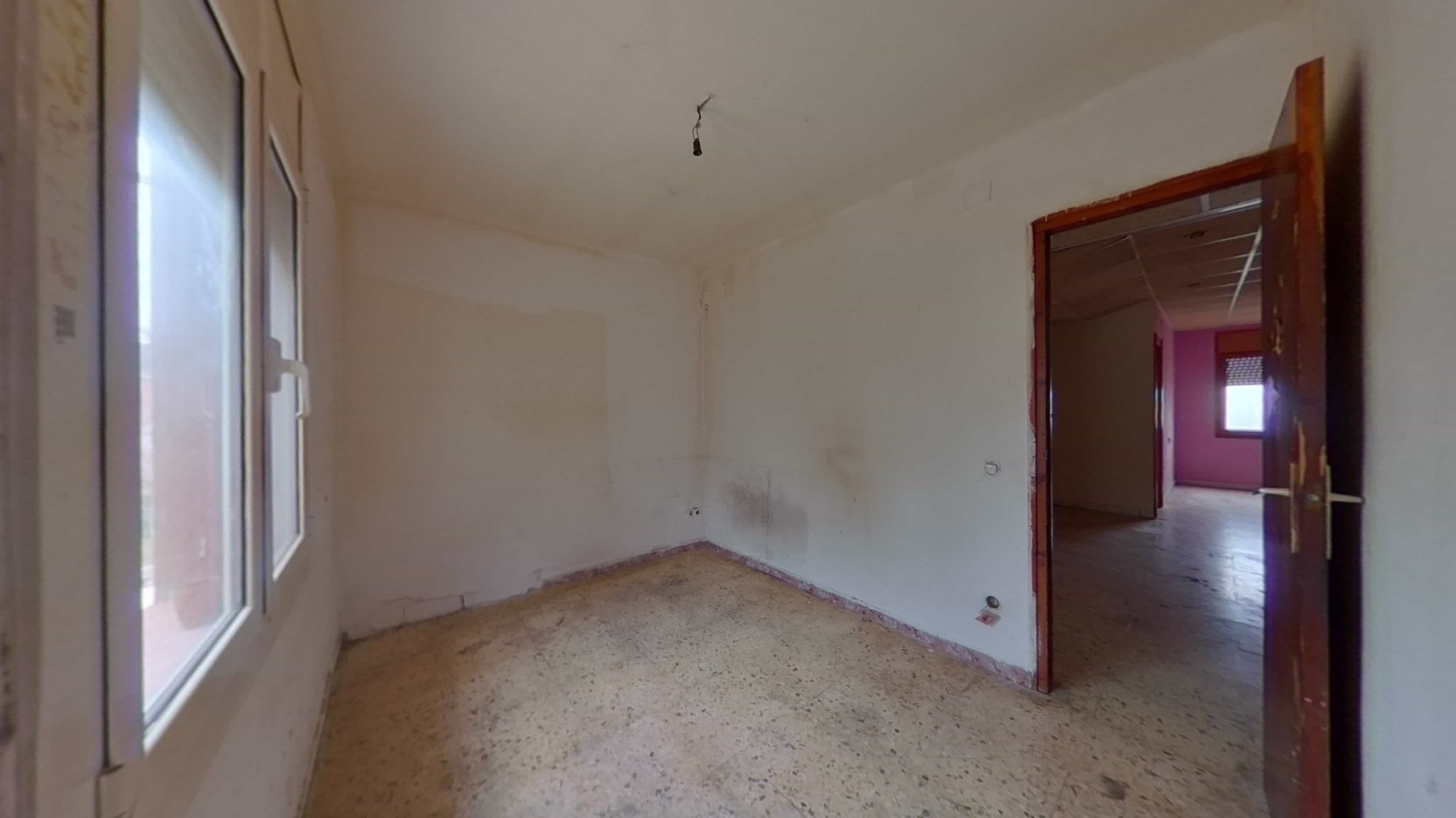 Chalet adosado en venta en calle Clavells