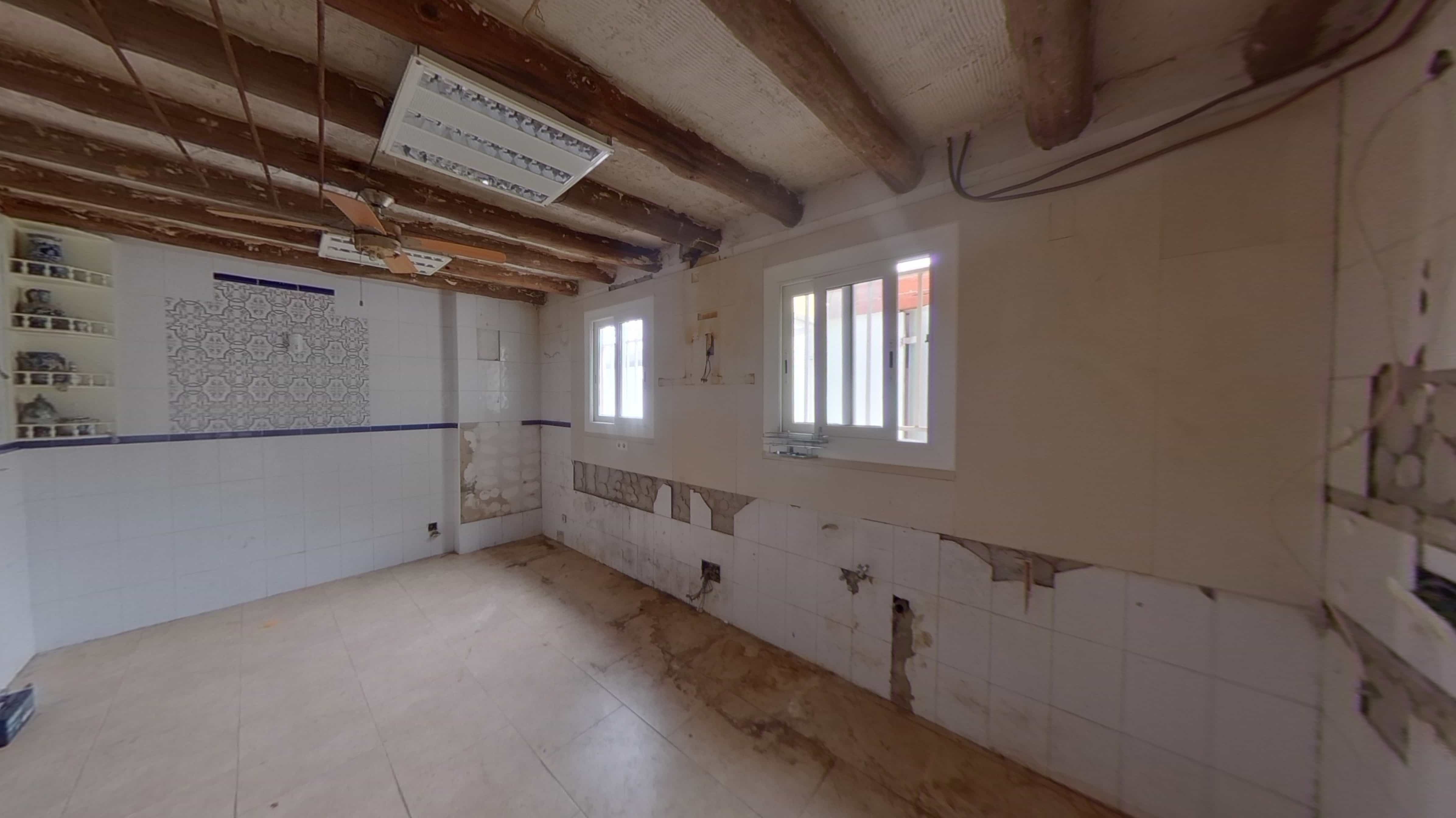 Chalet adosado en venta en calle Clavells