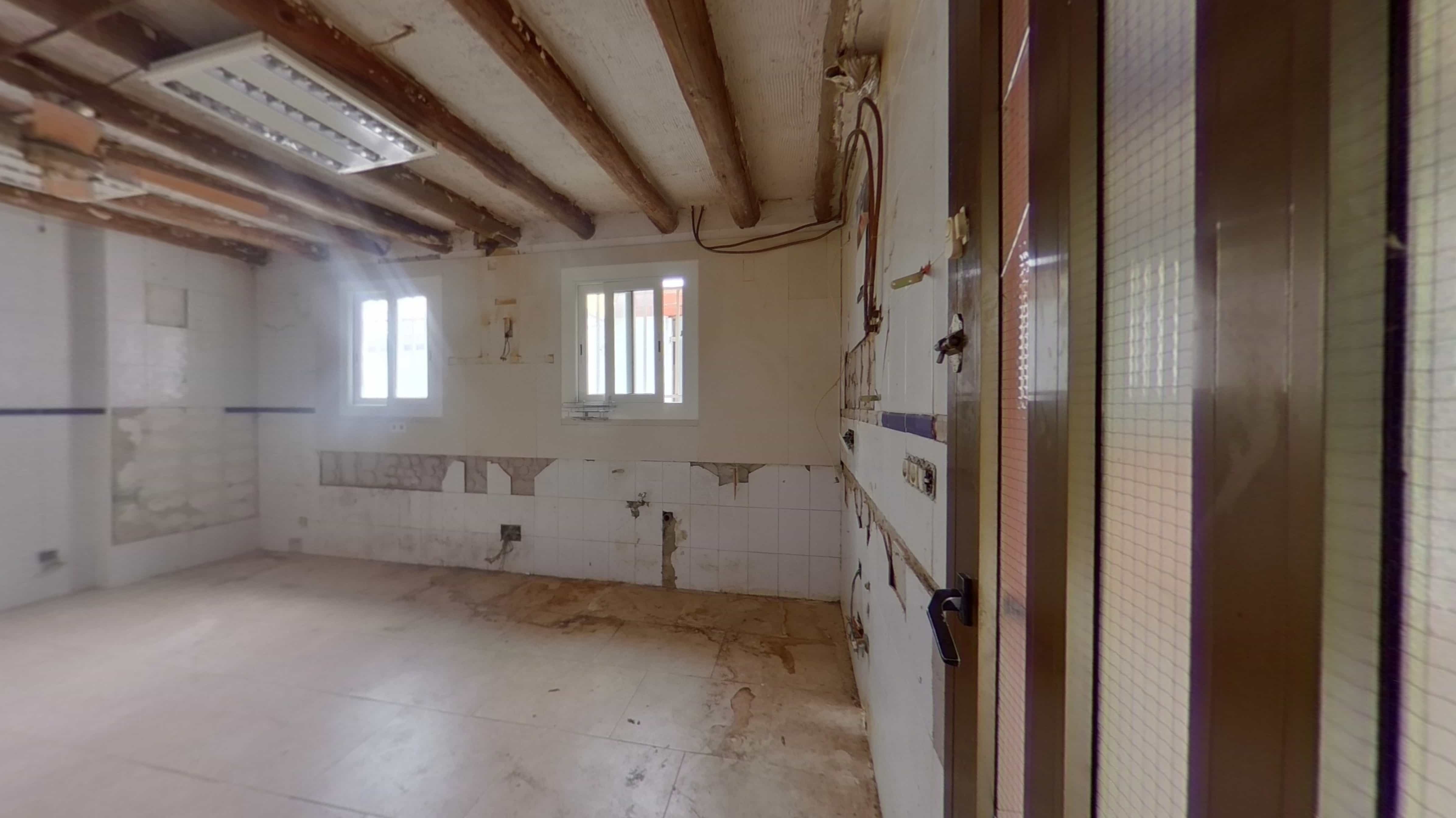 Chalet adosado en venta en calle Clavells