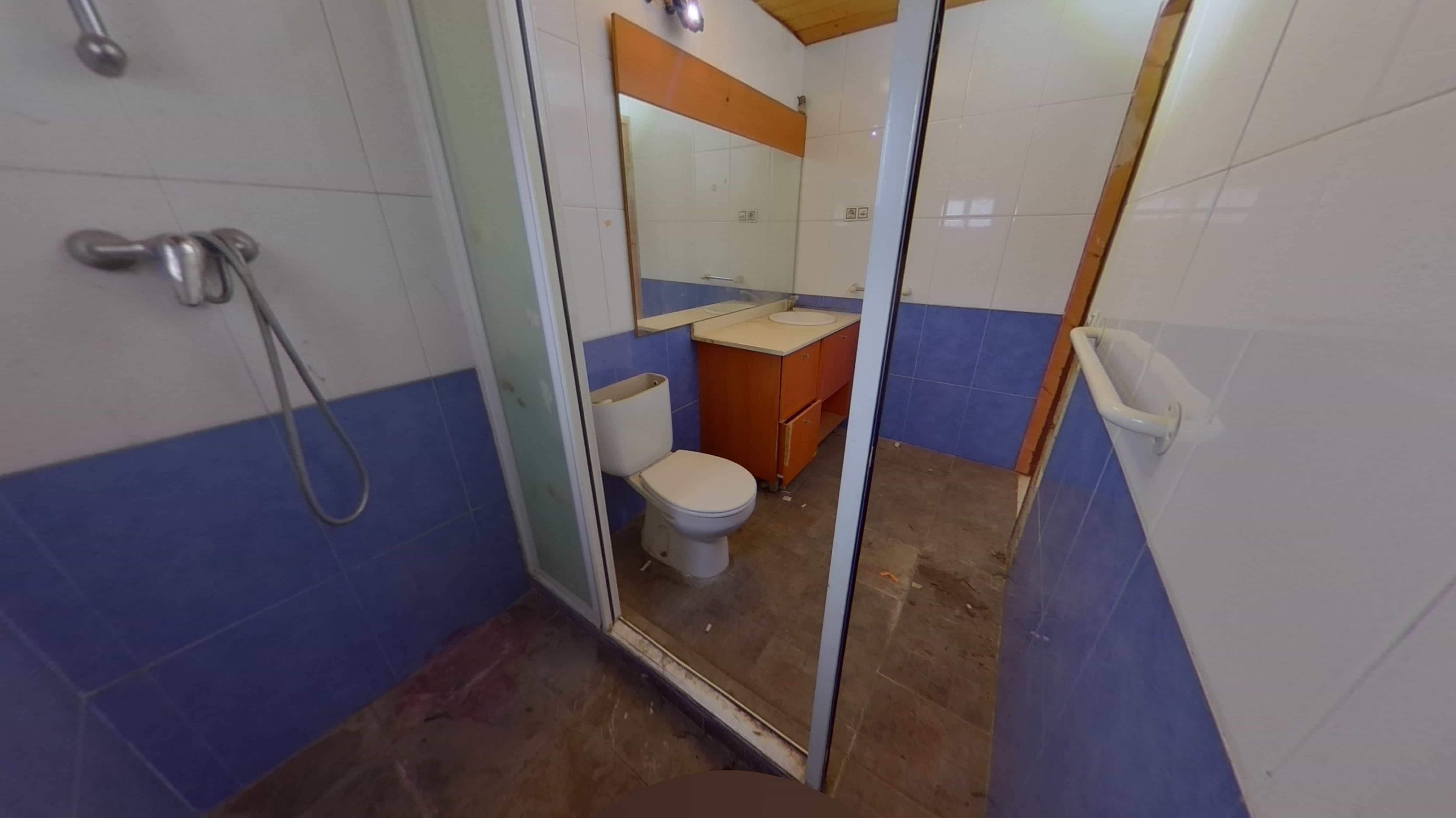 Chalet adosado en venta en calle Clavells