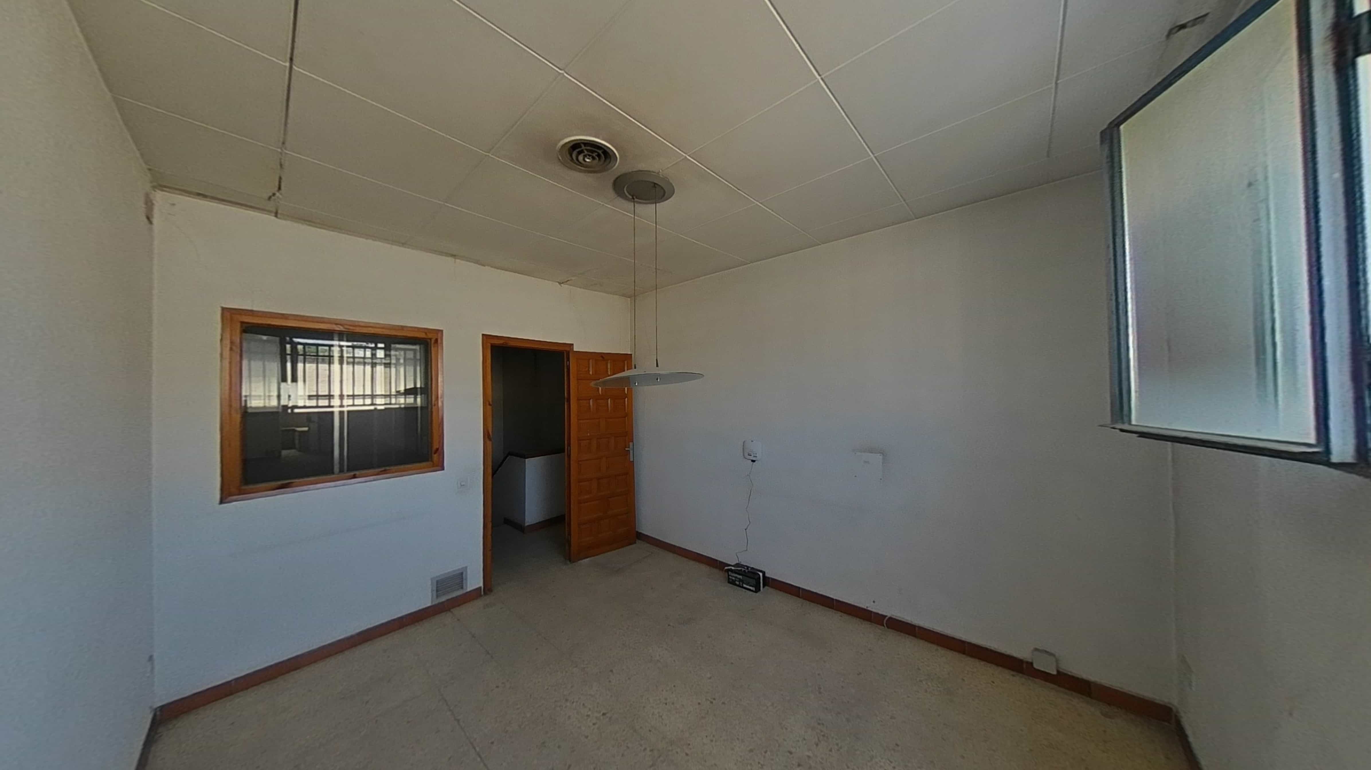 Almacén en venta en calle Lloriana