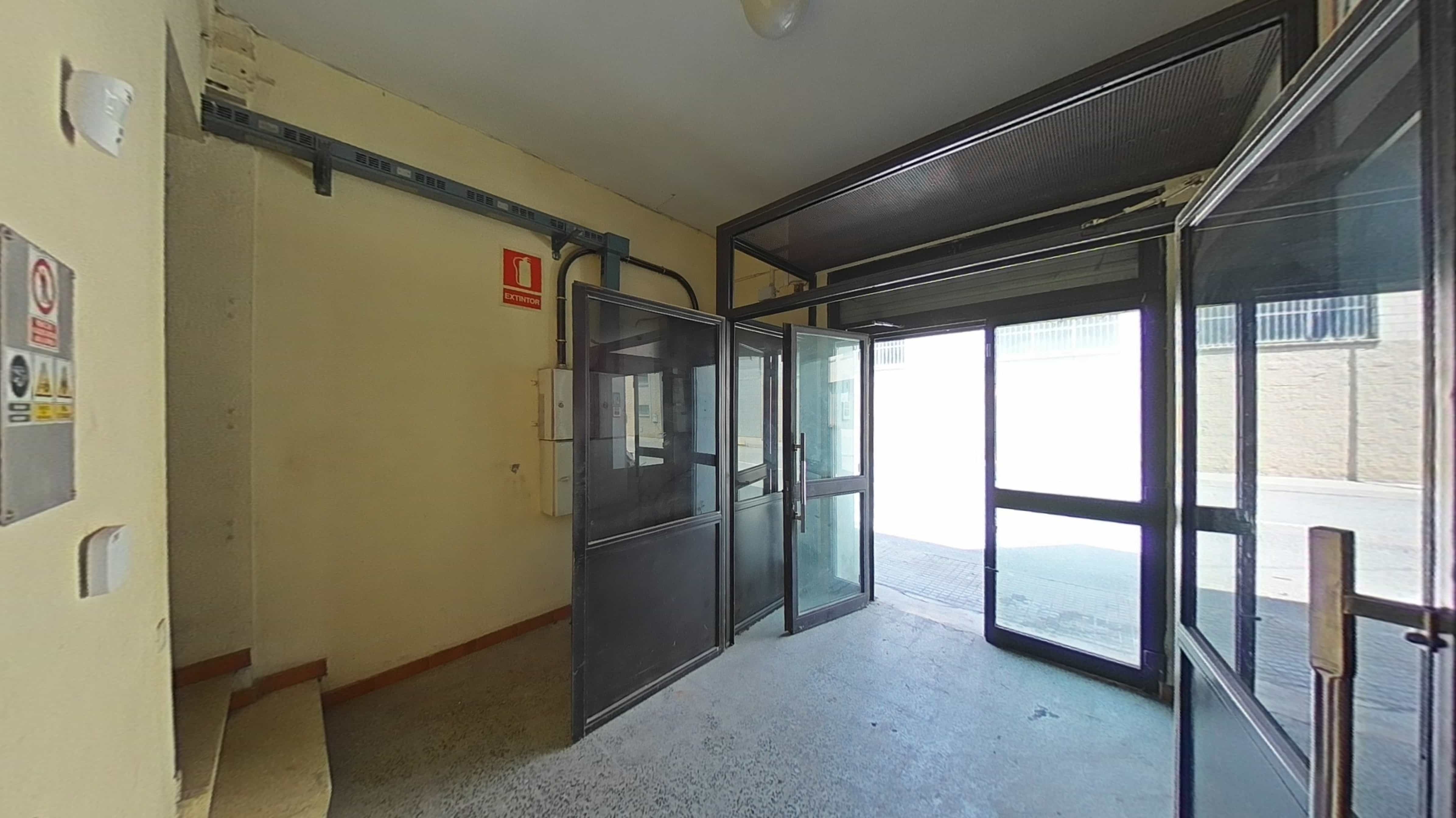 Almacén en venta en calle Lloriana