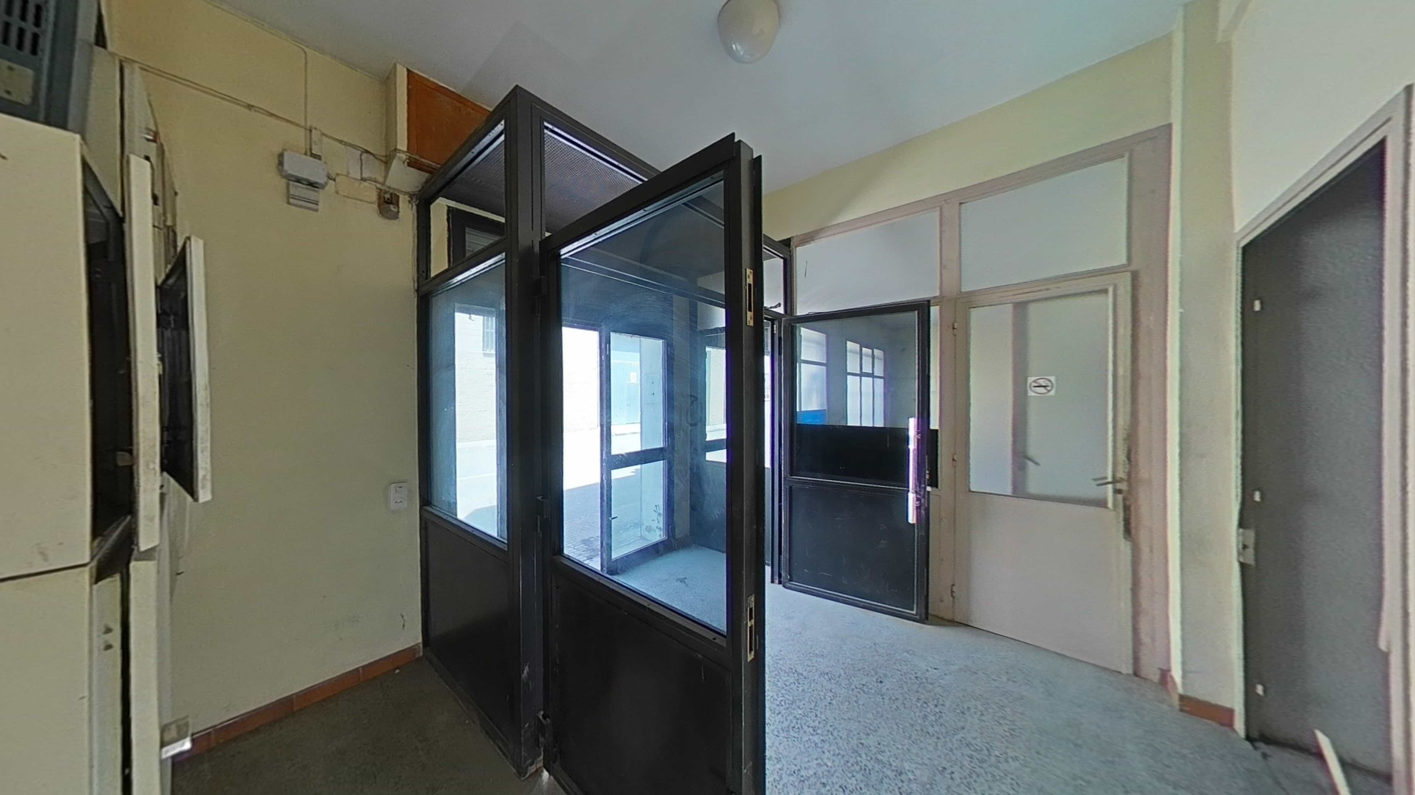 Almacén en venta en calle Lloriana