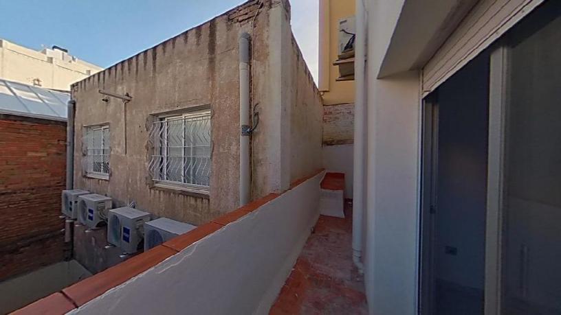 Piso en venta en calle Pujos