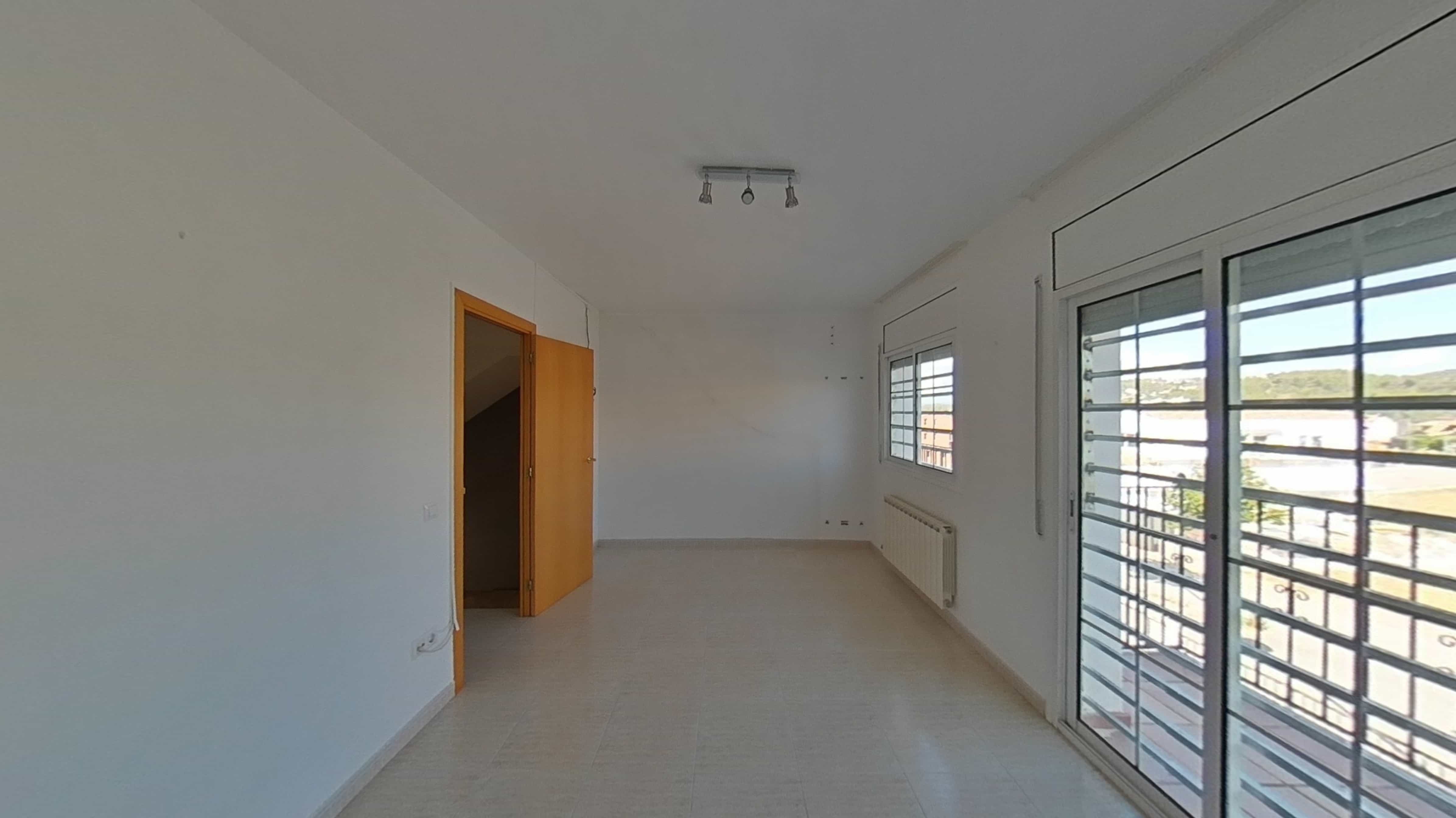 Chalet adosado en venta en calle Angel Guimera (parcela 121)