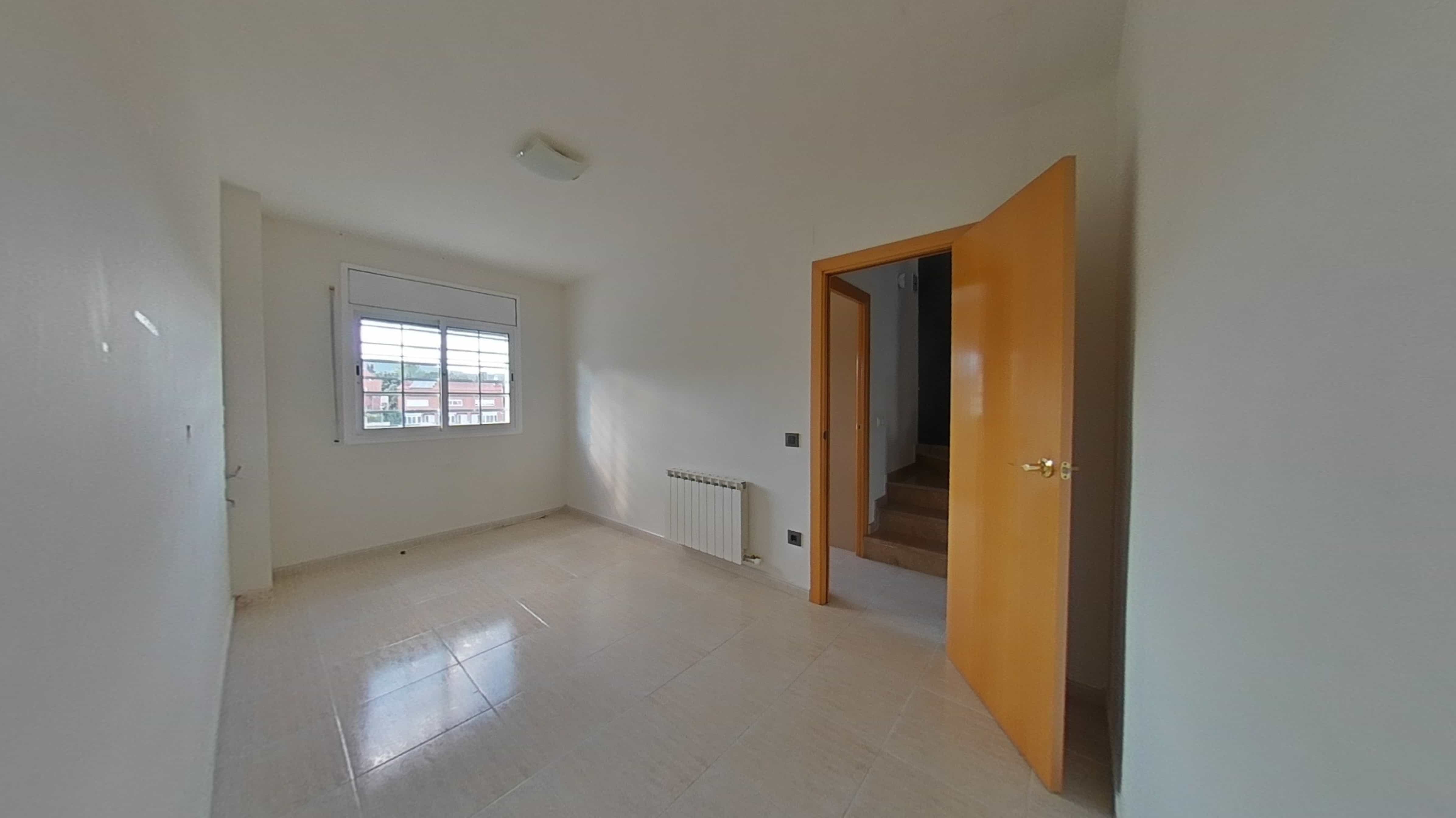 Chalet adosado en venta en calle Angel Guimera (parcela 121)